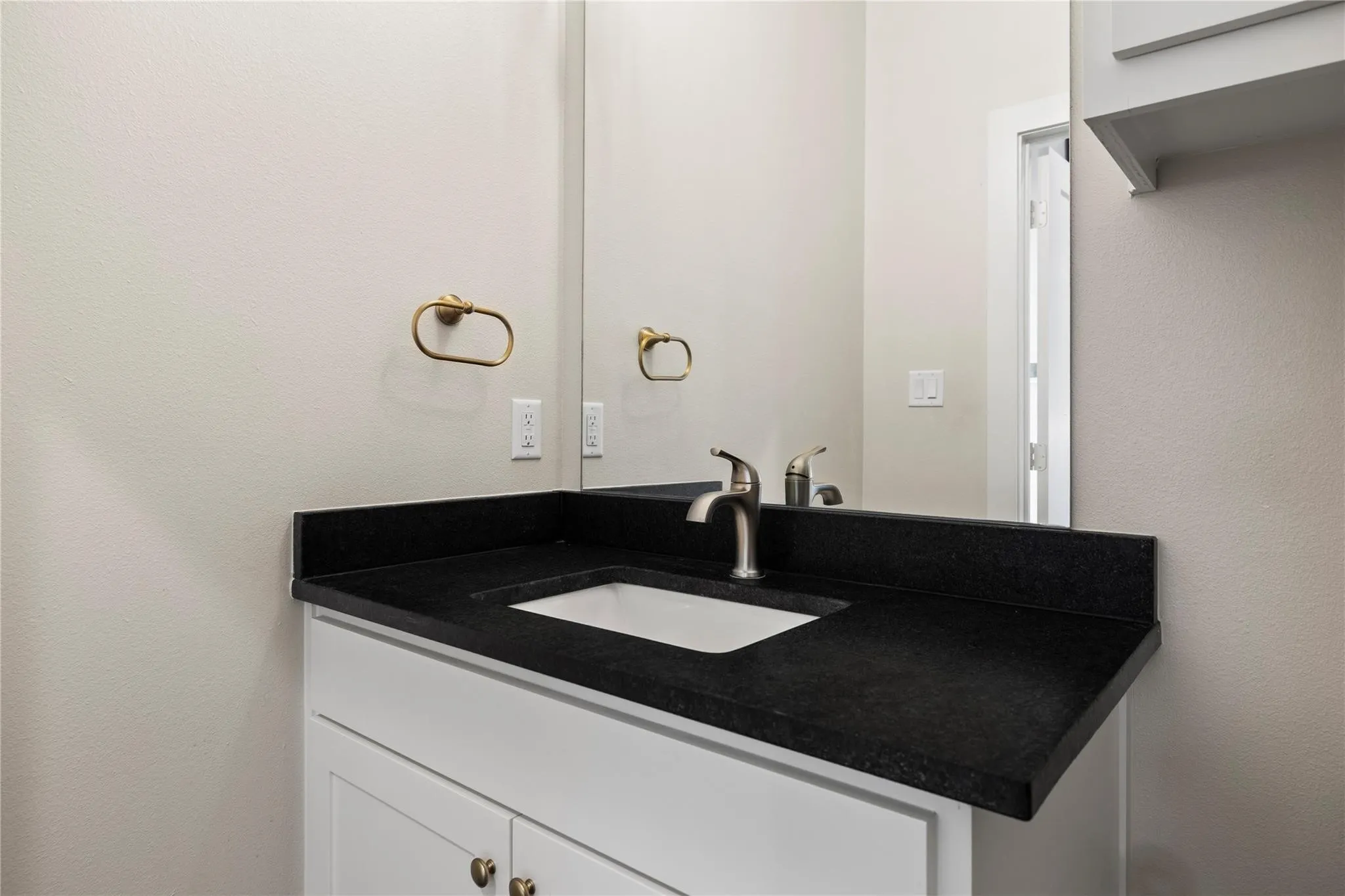 Single Family Residence For Sale in Smith County , 118 Sides Boulevard, Bullard, Texas 75757, 3 Bedrooms, 3 Bathrooms, 2 Garage spaces, 2,286 Sqft, built in 2022, Price $385,900, mls#21310073, Real Estate Agent in Bullard, Homes For Sale in Smith county, Homes For Sale in Bullard, Realtor in Bullard Texas, Real Estate Brokerage Independent Realty Texas, Luminita Cordes Realtor