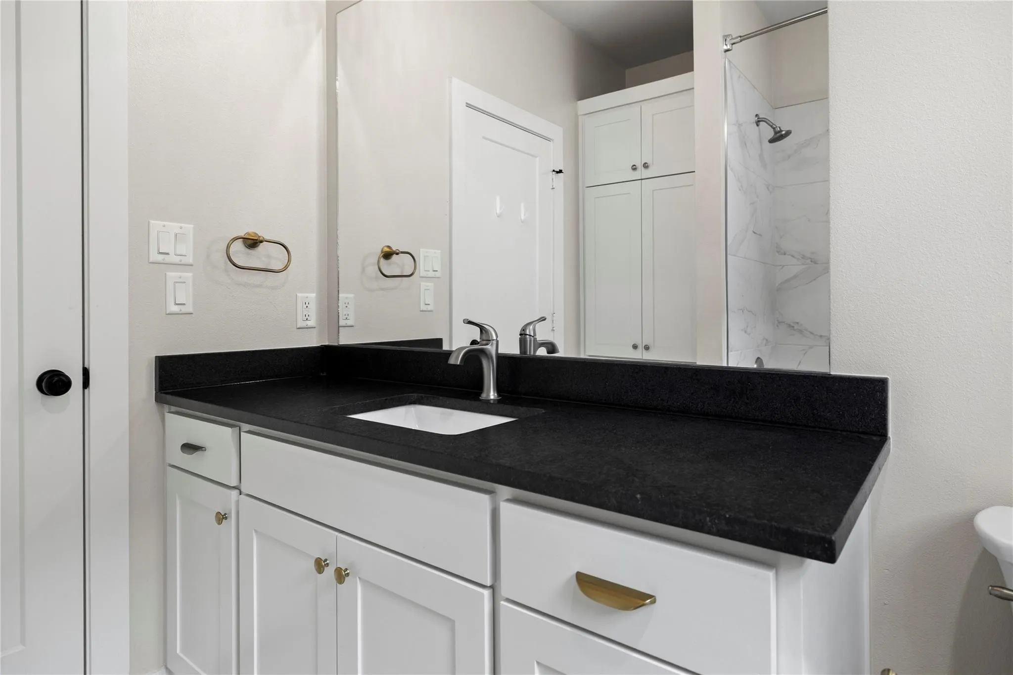 Single Family Residence For Sale in Smith County , 118 Sides Boulevard, Bullard, Texas 75757, 3 Bedrooms, 3 Bathrooms, 2 Garage spaces, 2,286 Sqft, built in 2022, Price $385,900, mls#21310073, Real Estate Agent in Bullard, Homes For Sale in Smith county, Homes For Sale in Bullard, Realtor in Bullard Texas, Real Estate Brokerage Independent Realty Texas, Luminita Cordes Realtor