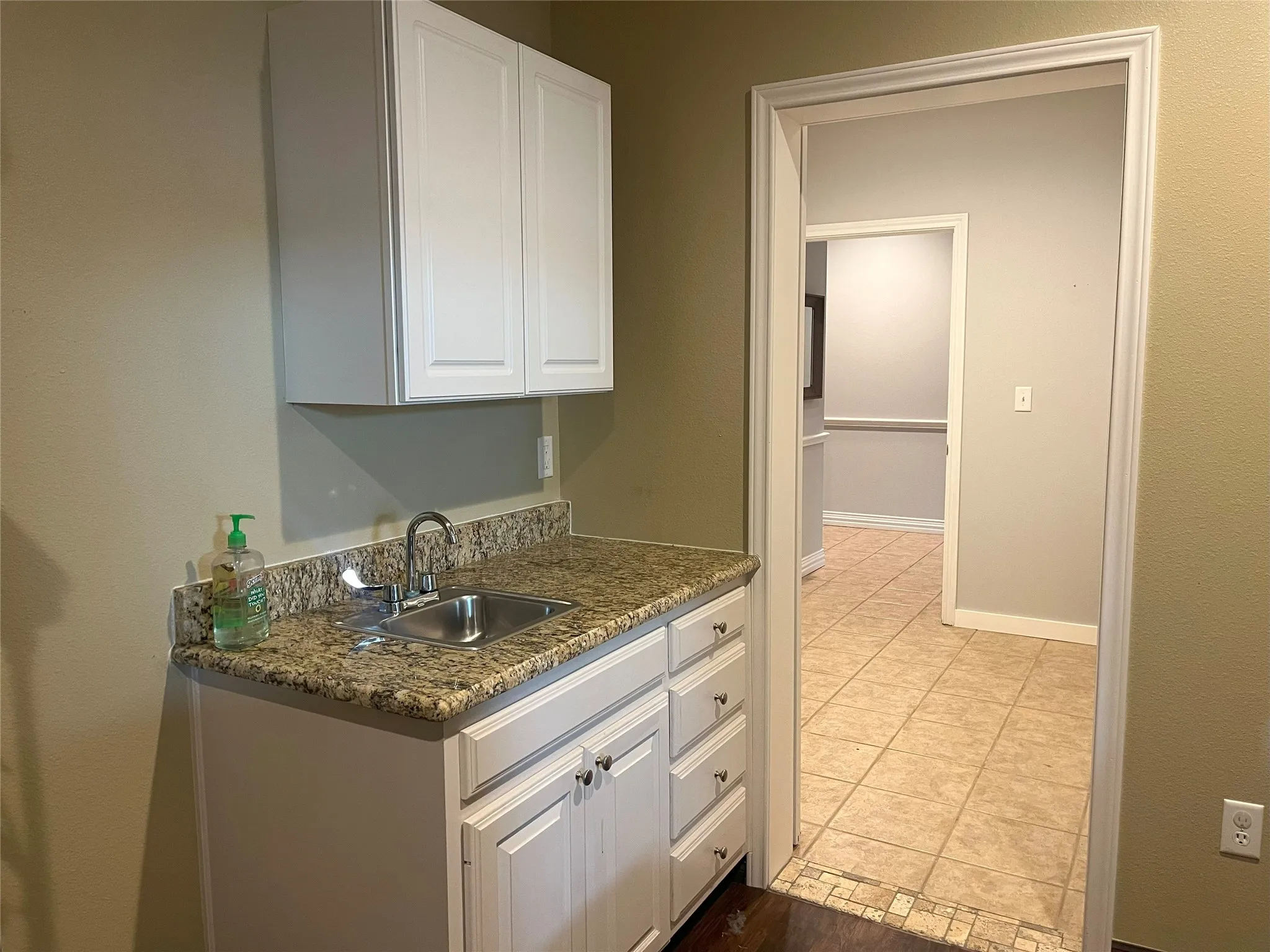 Office For Rent in Smith County , 1404 Rice Road 200, 300, Tyler, Texas 75703, 0, 0, Garage spaces, 0 Sqft, built in 2007, mls#21310757, Real Estate Agent in Tyler, Homes For Rent in Smith county, Homes For Rent in Tyler, Realtor in Tyler Texas, Real Estate Brokerage Independent Realty Texas, Luminita Cordes Realtor