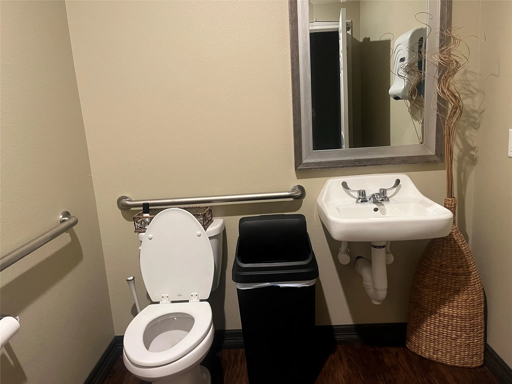 Office For Rent in Smith County , 1404 Rice Road 200, 300, Tyler, Texas 75703, 0, 0, Garage spaces, 0 Sqft, built in 2007, mls#21310757, Real Estate Agent in Tyler, Homes For Rent in Smith county, Homes For Rent in Tyler, Realtor in Tyler Texas, Real Estate Brokerage Independent Realty Texas, Luminita Cordes Realtor