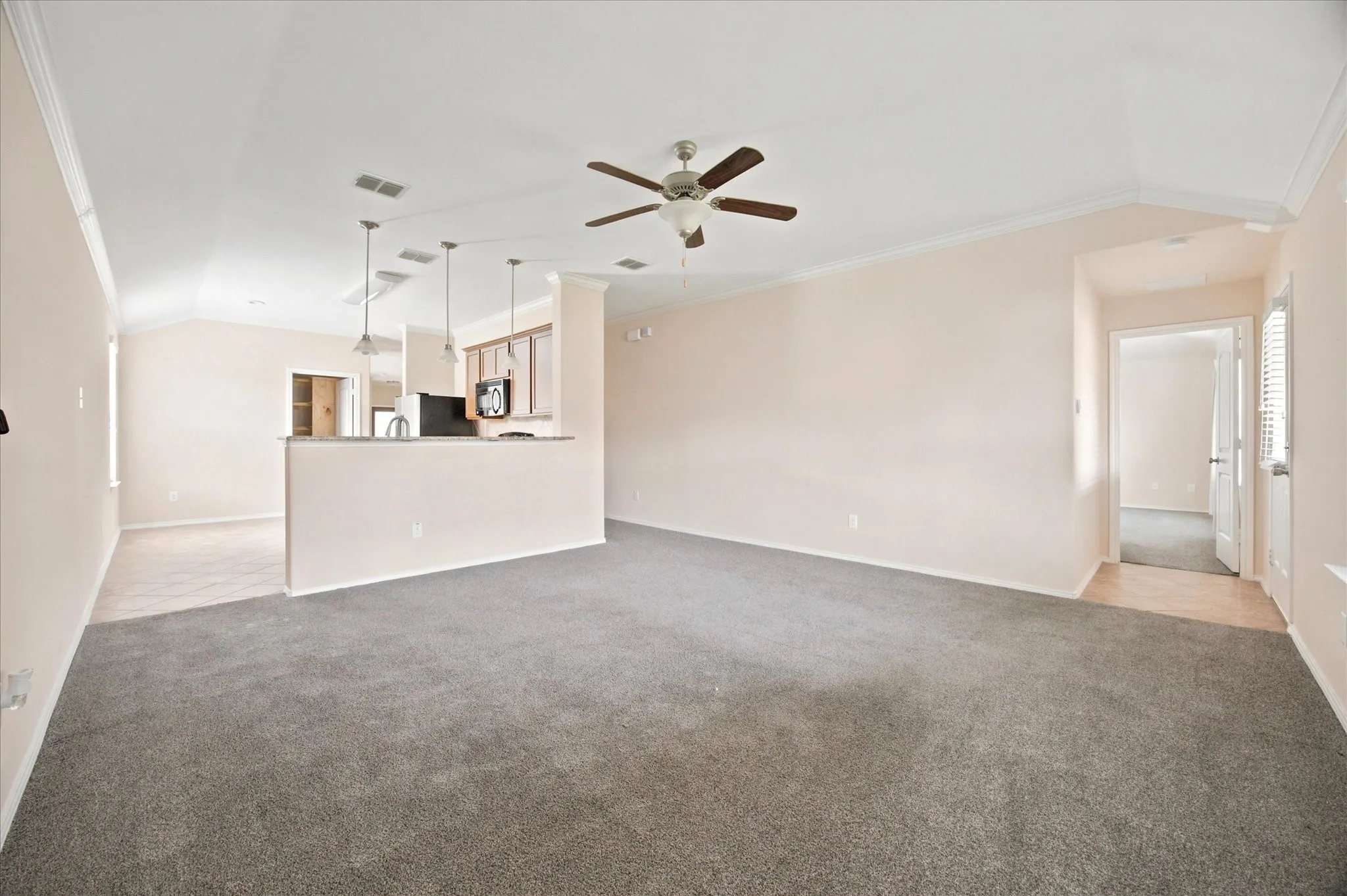 Single Family Residence For Sale in Collin County , 716 Harrison Lane, Lavon, Texas 75166, 4 Bedroom, 2 Bathroom, 2 Garage spaces, 1,969 Sqft, built in 2012, mls#21310765, Real Estate Agent in Lavon, Homes For Sale in Collin county, Homes For Sale in Lavon, Realtor in Lavon Texas, Real Estate Brokerage Independent Realty Texas, Luminita Cordes Realtor