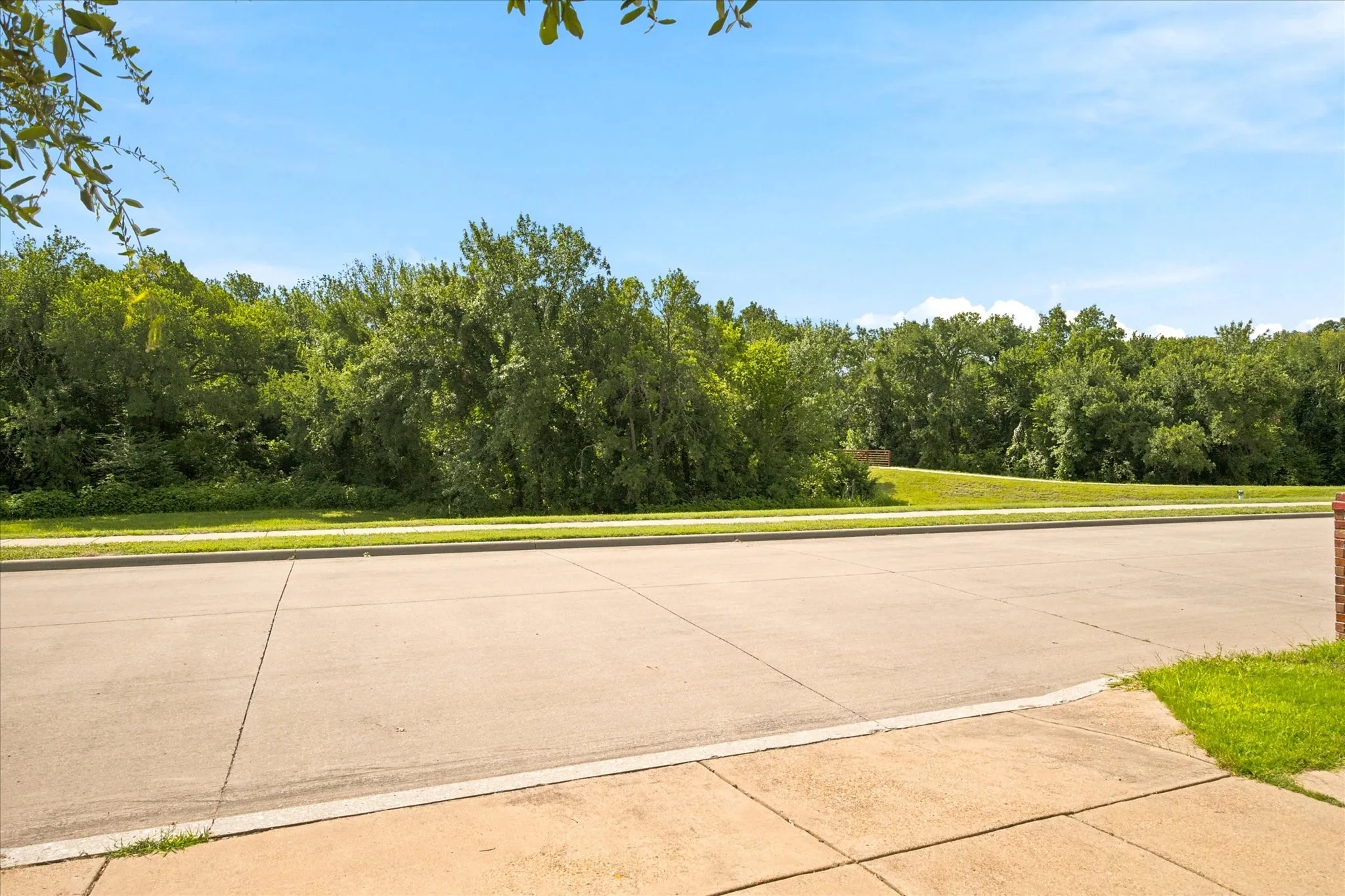 Single Family Residence For Sale in Collin County , 716 Harrison Lane, Lavon, Texas 75166, 4 Bedroom, 2 Bathroom, 2 Garage spaces, 1,969 Sqft, built in 2012, mls#21310765, Real Estate Agent in Lavon, Homes For Sale in Collin county, Homes For Sale in Lavon, Realtor in Lavon Texas, Real Estate Brokerage Independent Realty Texas, Luminita Cordes Realtor