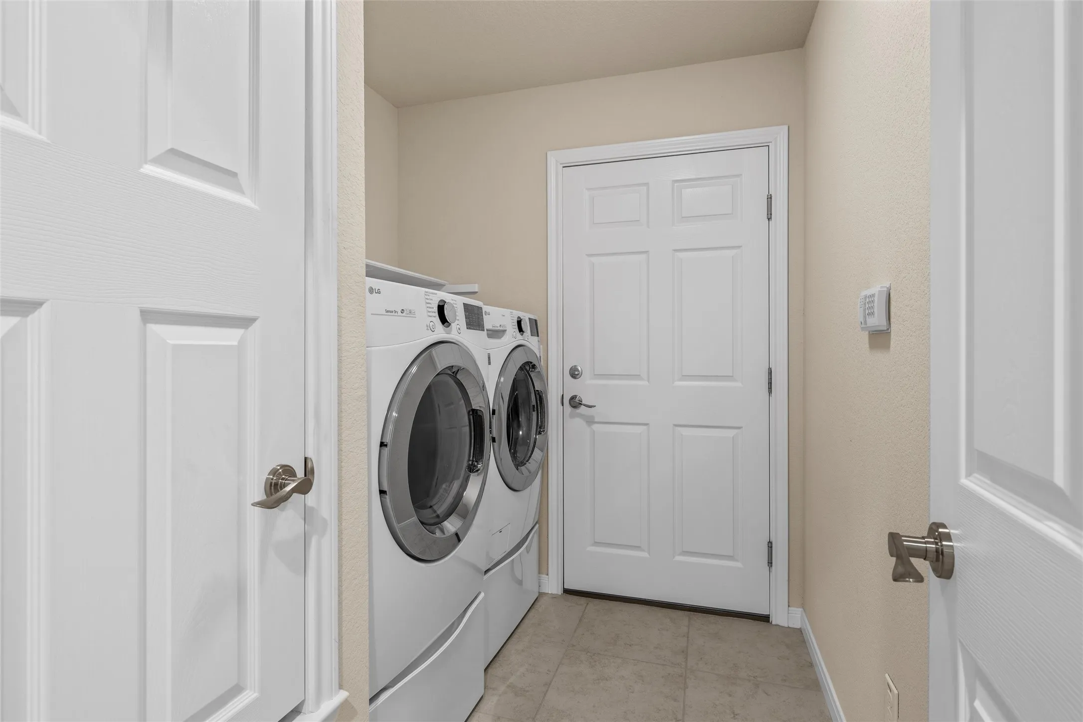 Single Family Residence For Sale in Mc Lennan County , 637 Hoffmeyer Lane, Robinson, Texas 76706, 3 Bedroom, 2 Bathroom, 3 Garage spaces, 1,726 Sqft, built in 2019, mls#21307561, Real Estate Agent in Robinson, Homes For Sale in Mc Lennan county, Homes For Sale in Robinson, Realtor in Robinson Texas, Real Estate Brokerage Independent Realty Texas, Luminita Cordes Realtor