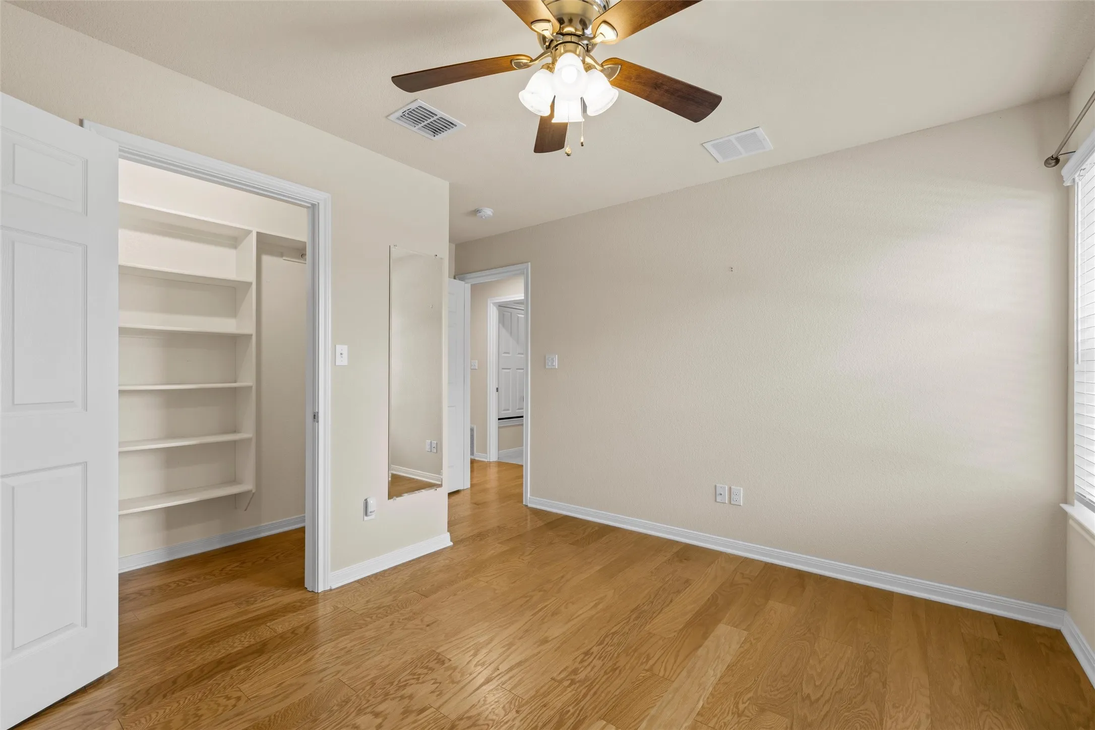 Single Family Residence For Sale in Mc Lennan County , 637 Hoffmeyer Lane, Robinson, Texas 76706, 3 Bedroom, 2 Bathroom, 3 Garage spaces, 1,726 Sqft, built in 2019, mls#21307561, Real Estate Agent in Robinson, Homes For Sale in Mc Lennan county, Homes For Sale in Robinson, Realtor in Robinson Texas, Real Estate Brokerage Independent Realty Texas, Luminita Cordes Realtor