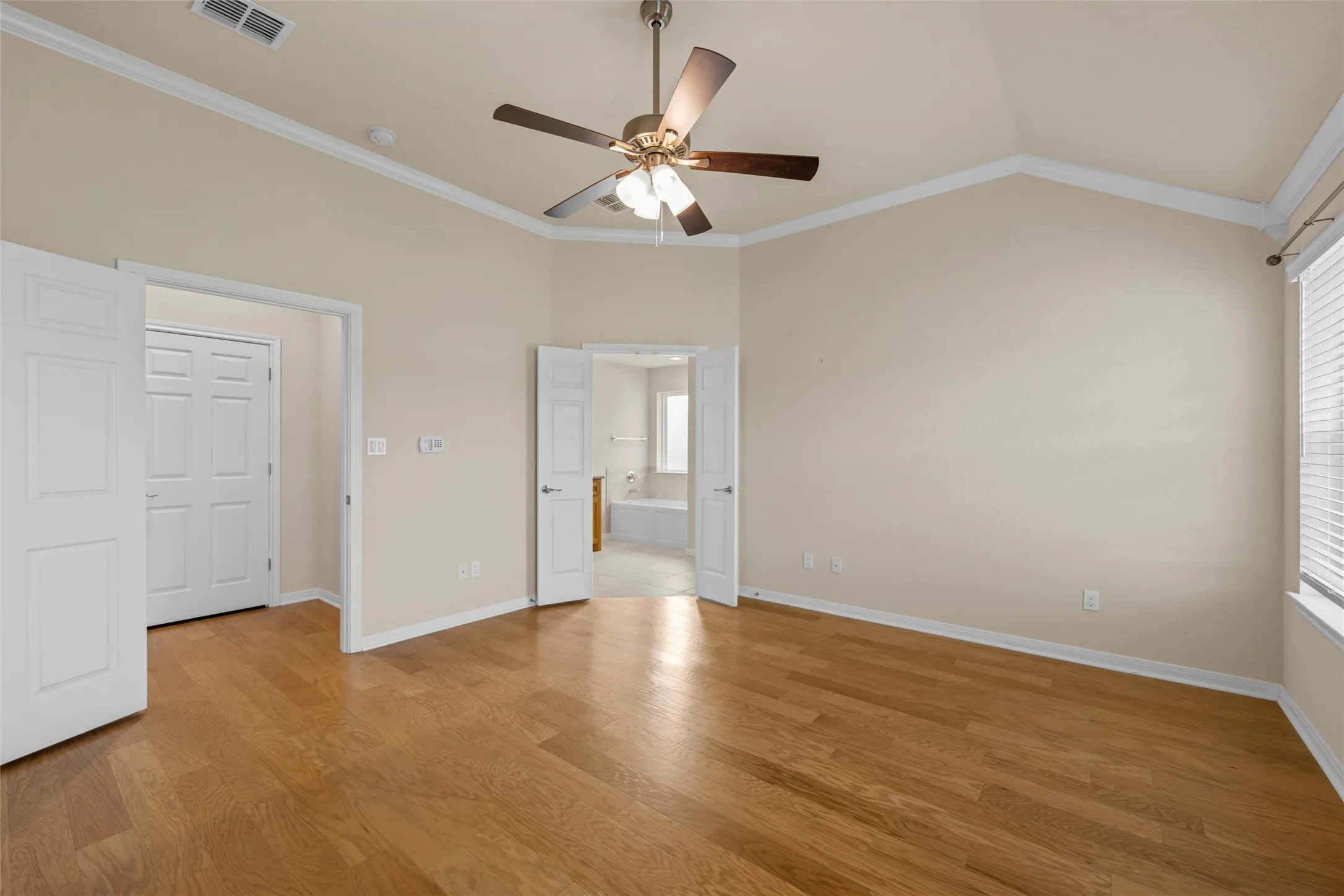 Single Family Residence For Sale in Mc Lennan County , 637 Hoffmeyer Lane, Robinson, Texas 76706, 3 Bedroom, 2 Bathroom, 3 Garage spaces, 1,726 Sqft, built in 2019, mls#21307561, Real Estate Agent in Robinson, Homes For Sale in Mc Lennan county, Homes For Sale in Robinson, Realtor in Robinson Texas, Real Estate Brokerage Independent Realty Texas, Luminita Cordes Realtor
