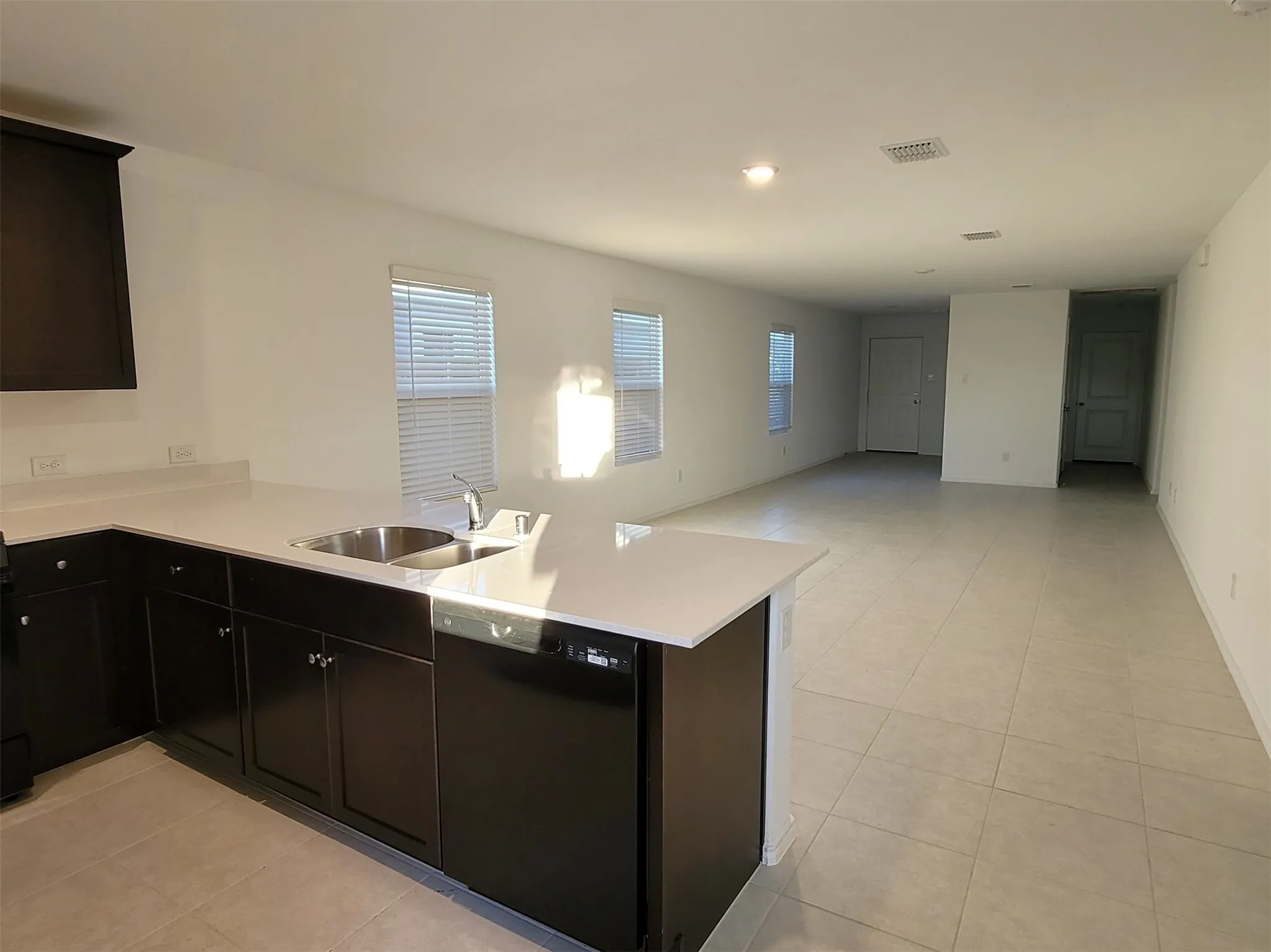 Single Family Residence For Rent in Collin County , 7513 Bluebell Lane, Mc Kinney, Texas 75071, 3 Bedroom, 2 Bathroom, 2 Garage spaces, 1,407 Sqft, built in 2022, mls#21310645, Real Estate Agent in Mc Kinney, Homes For Rent in Collin county, Homes For Rent in Mc Kinney, Realtor in Mc Kinney Texas, Real Estate Brokerage Independent Realty Texas, Luminita Cordes Realtor