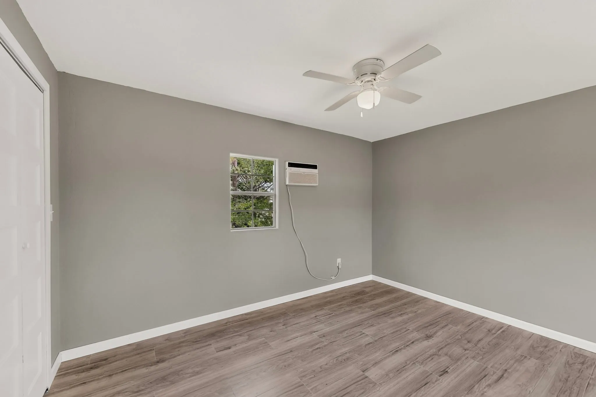 Single Family Residence For Rent in Johnson County , 1657 E 2nd Street, Cleburne, Texas 76031, 1 Bedroom, 1 Bathroom, Garage spaces, 624 Sqft, built in 2024, mls#21307945, Real Estate Agent in Cleburne, Homes For Rent in Johnson county, Homes For Rent in Cleburne, Realtor in Cleburne Texas, Real Estate Brokerage Independent Realty Texas, Luminita Cordes Realtor