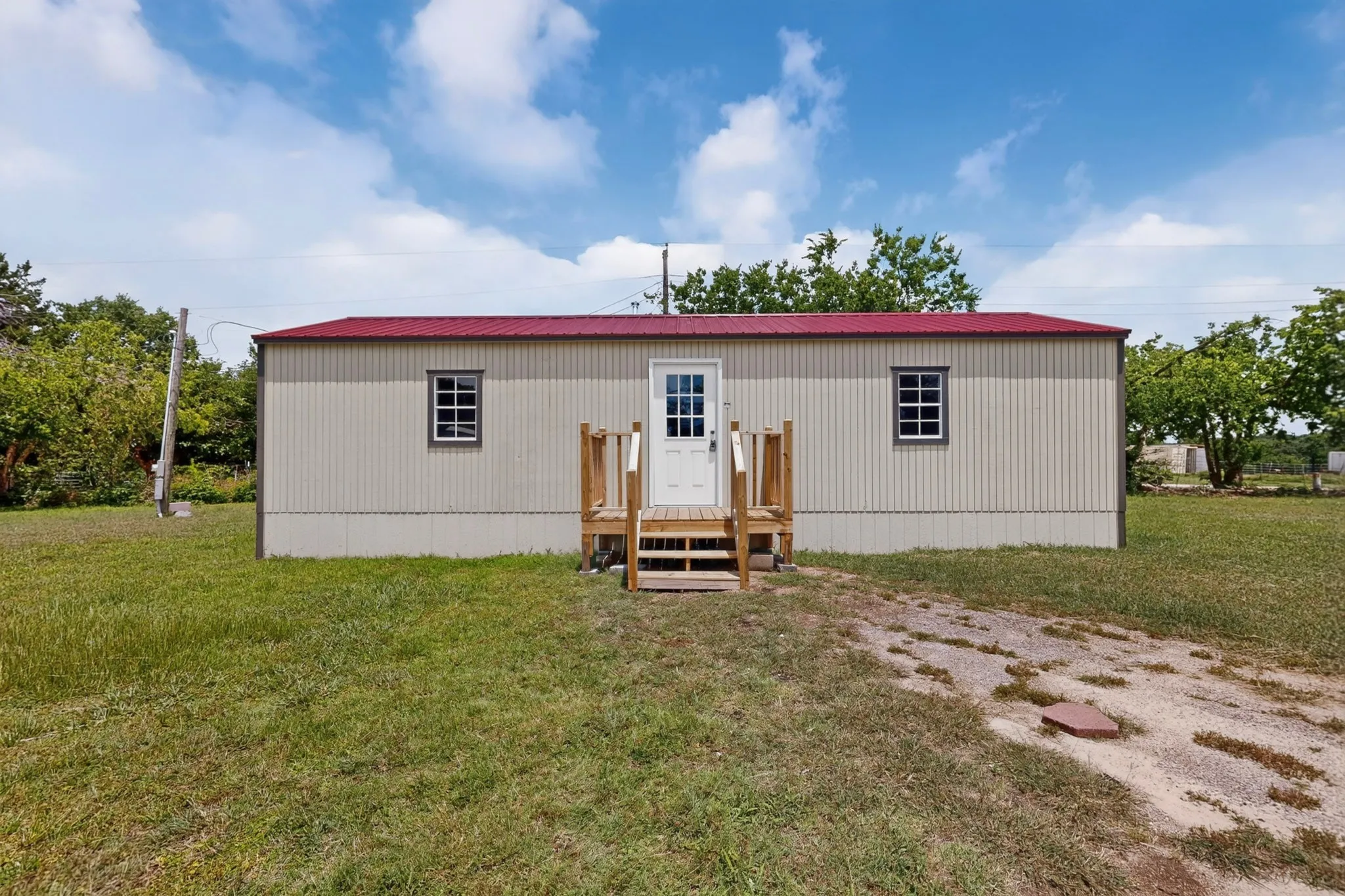 Single Family Residence For Rent in Johnson County , 1657 E 2nd Street, Cleburne, Texas 76031, 1 Bedroom, 1 Bathroom, Garage spaces, 624 Sqft, built in 2024, mls#21307945, Real Estate Agent in Cleburne, Homes For Rent in Johnson county, Homes For Rent in Cleburne, Realtor in Cleburne Texas, Real Estate Brokerage Independent Realty Texas, Luminita Cordes Realtor