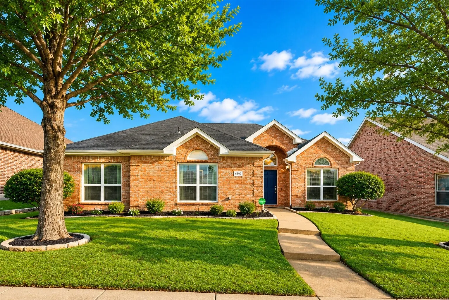 Single Family Residence For Sale in Dallas County , 6802 Christina Lane, Garland, Texas 75043, 4 Bedroom, 3 Bathroom, 2 Garage spaces, 1,998 Sqft, built in 2005, mls#21310785, Real Estate Agent in Garland, Homes For Sale in Dallas county, Homes For Sale in Garland, Realtor in Garland Texas, Real Estate Brokerage Independent Realty Texas, Luminita Cordes Realtor