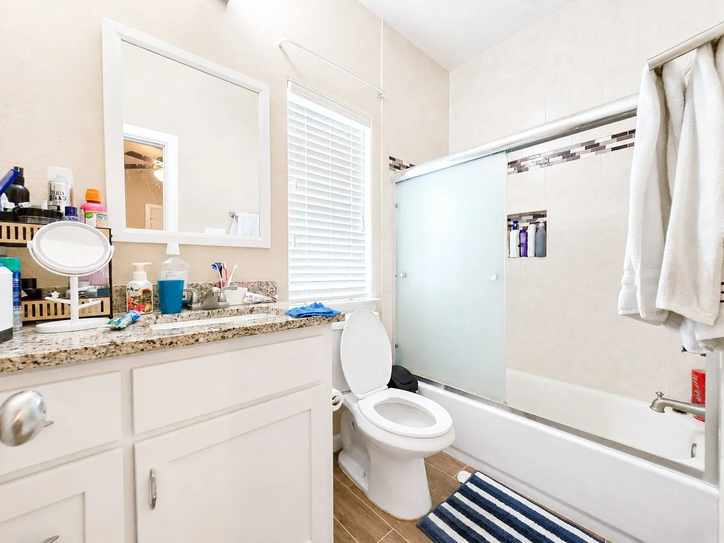 Single Family Residence For Sale in Dallas County , 6802 Christina Lane, Garland, Texas 75043, 4 Bedroom, 3 Bathroom, 2 Garage spaces, 1,998 Sqft, built in 2005, mls#21310785, Real Estate Agent in Garland, Homes For Sale in Dallas county, Homes For Sale in Garland, Realtor in Garland Texas, Real Estate Brokerage Independent Realty Texas, Luminita Cordes Realtor
