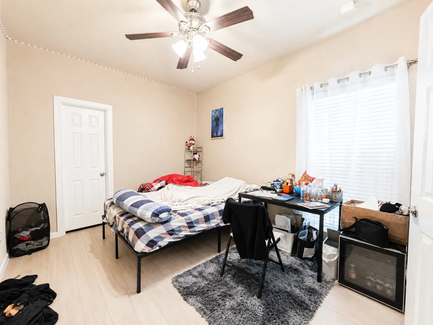 Single Family Residence For Sale in Dallas County , 6802 Christina Lane, Garland, Texas 75043, 4 Bedroom, 3 Bathroom, 2 Garage spaces, 1,998 Sqft, built in 2005, mls#21310785, Real Estate Agent in Garland, Homes For Sale in Dallas county, Homes For Sale in Garland, Realtor in Garland Texas, Real Estate Brokerage Independent Realty Texas, Luminita Cordes Realtor