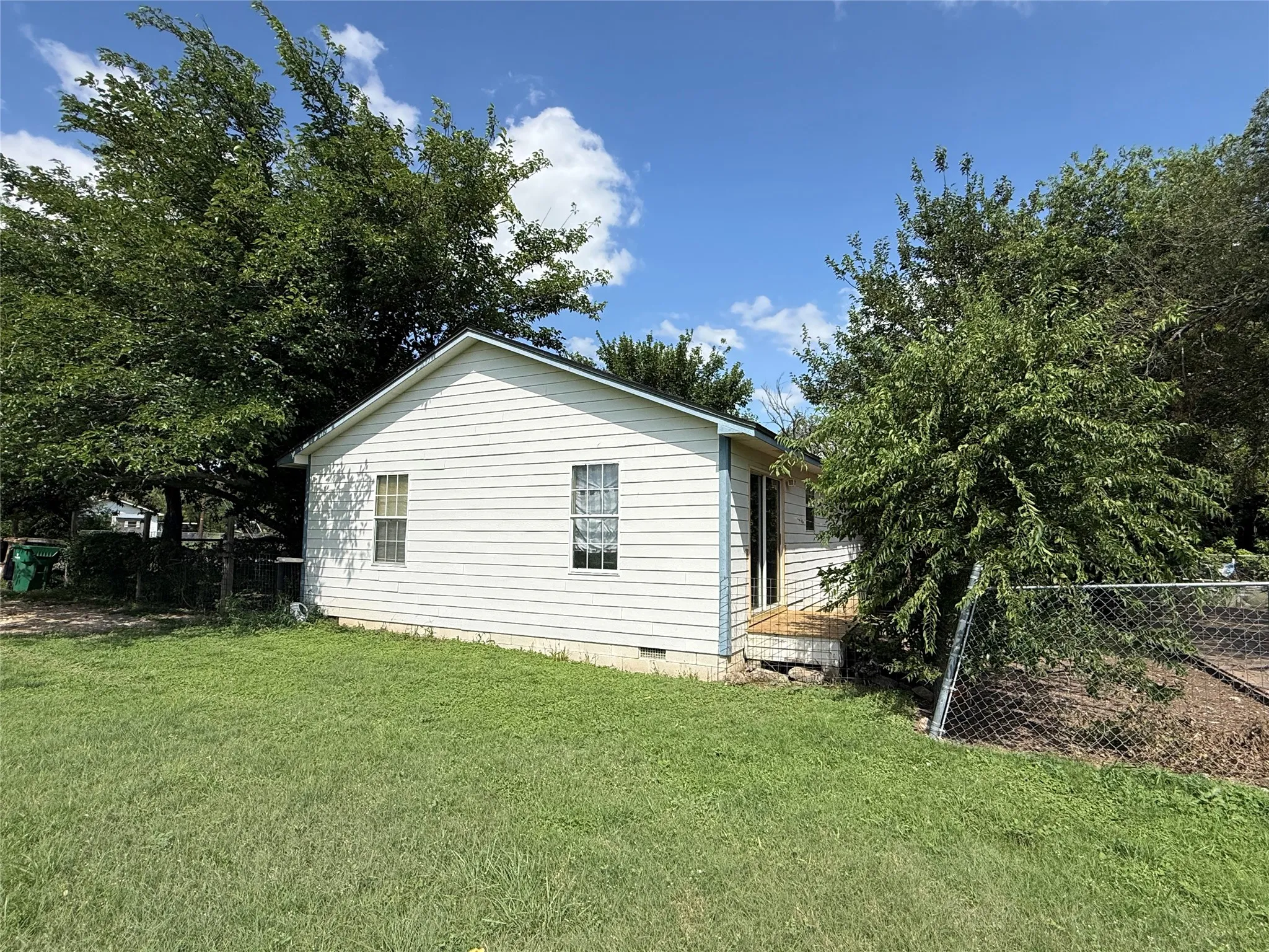 Single Family Residence For Sale in Erath County , 417 W Harris Street, Dublin, Texas 76446, 4 Bedroom, 2 Bathroom, Garage spaces, 1,432 Sqft, built in 2002, Price $215,000, mls#21310792, Real Estate Agent in Dublin, Homes For Sale in Erath county, Homes For Sale in Dublin, Realtor in Dublin Texas, Real Estate Brokerage Independent Realty Texas, Luminita Cordes Realtor