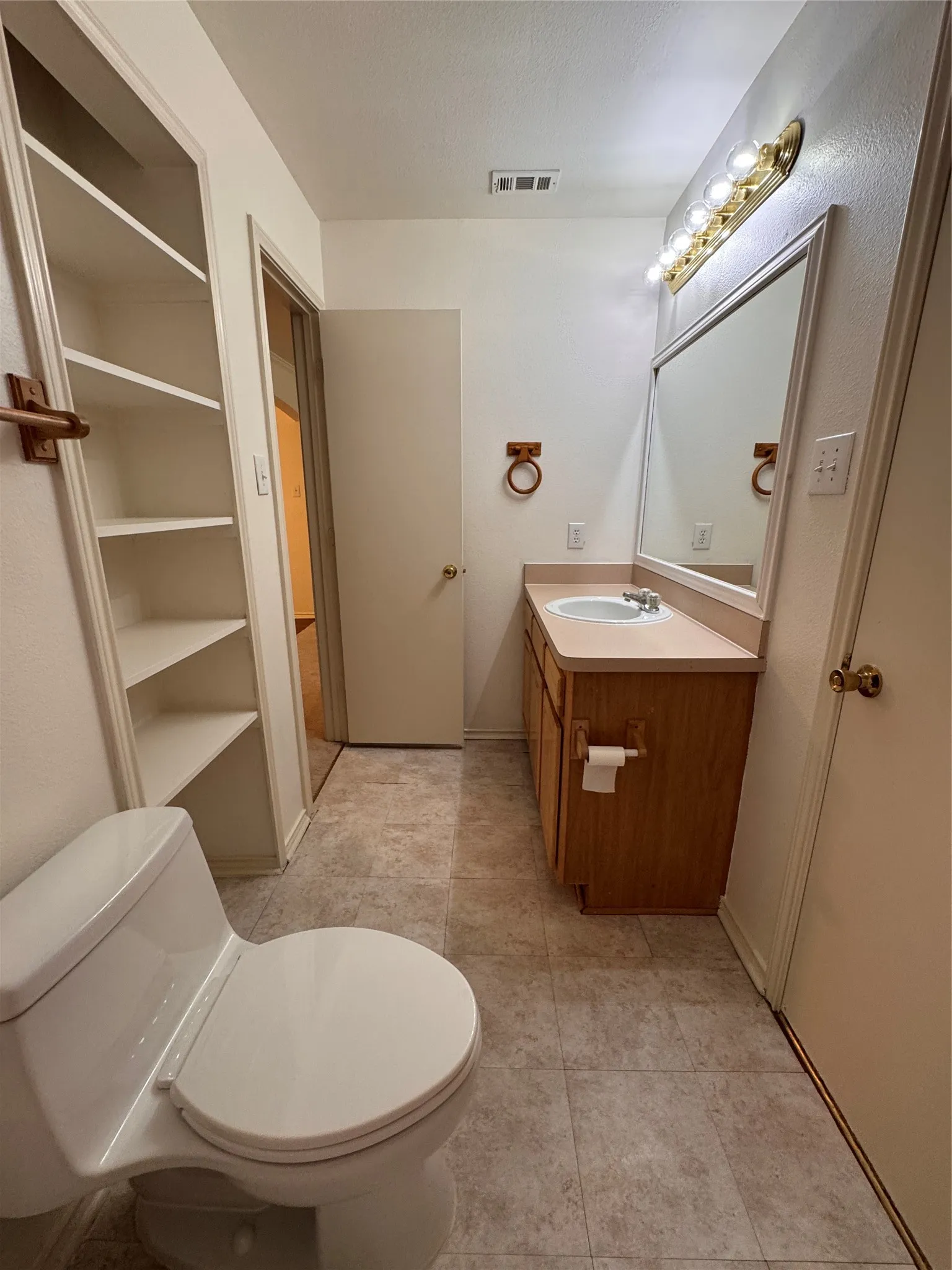 Duplex For Rent in Collin County , 414 N Jackson Avenue A, Wylie, Texas 75098, 3 Bedroom, 2 Bathroom, 1 Garage spaces, 1,315 Sqft, built in 2004, mls#21309581, Real Estate Agent in Wylie, Homes For Rent in Collin county, Homes For Rent in Wylie, Realtor in Wylie Texas, Real Estate Brokerage Independent Realty Texas, Luminita Cordes Realtor