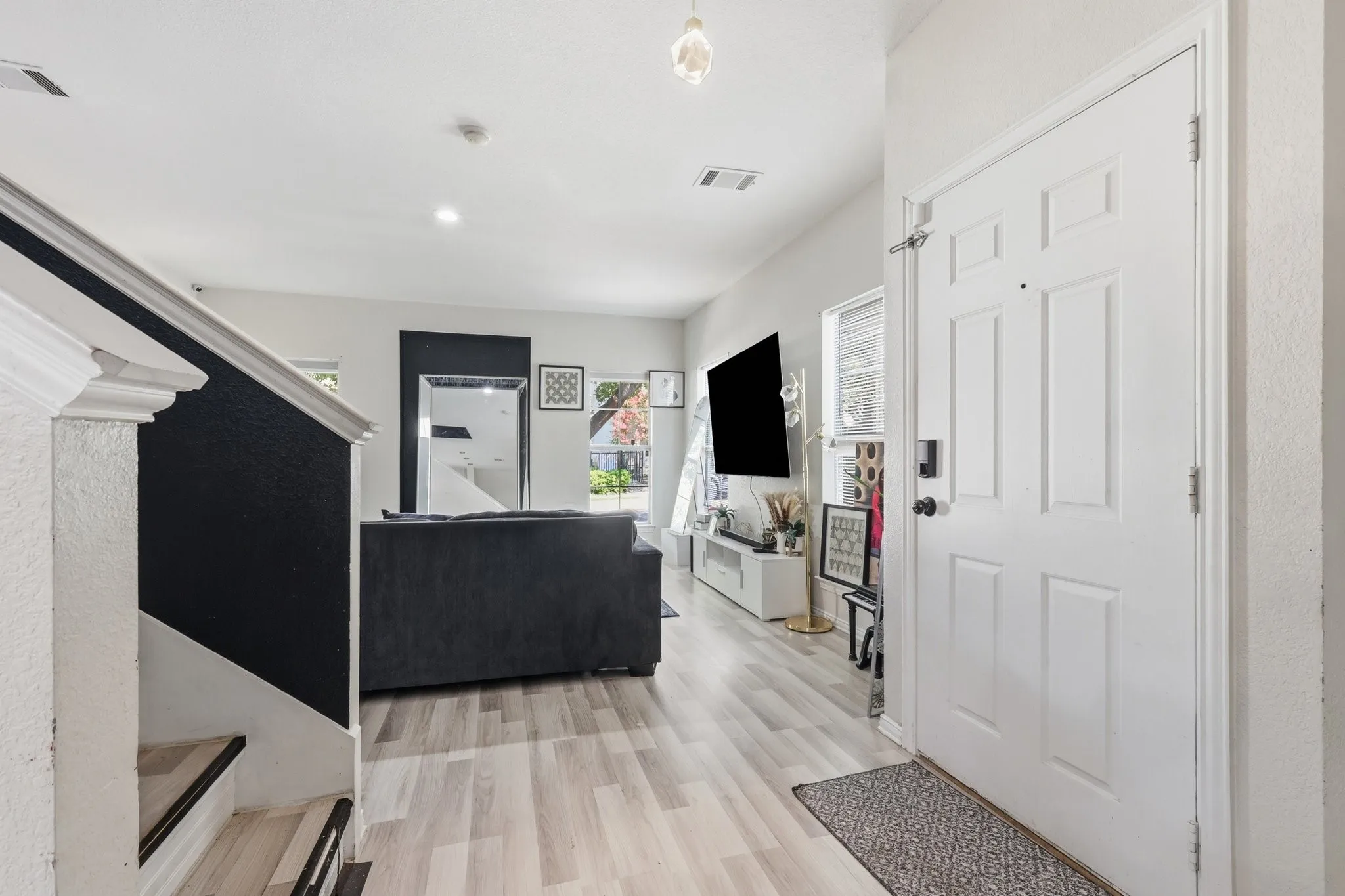 Townhouse For Sale in Collin County , 341 Regency Drive, Allen, Texas 75002, 3 Bedroom, 3 Bathroom, 2 Garage spaces, 1,894 Sqft, built in 2008, mls#21306514, Real Estate Agent in Allen, Homes For Sale in Collin county, Homes For Sale in Allen, Realtor in Allen Texas, Real Estate Brokerage Independent Realty Texas, Luminita Cordes Realtor