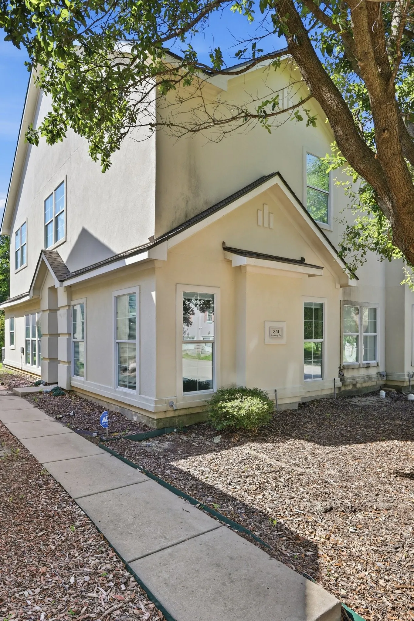 Townhouse For Sale in Collin County , 341 Regency Drive, Allen, Texas 75002, 3 Bedroom, 3 Bathroom, 2 Garage spaces, 1,894 Sqft, built in 2008, mls#21306514, Real Estate Agent in Allen, Homes For Sale in Collin county, Homes For Sale in Allen, Realtor in Allen Texas, Real Estate Brokerage Independent Realty Texas, Luminita Cordes Realtor