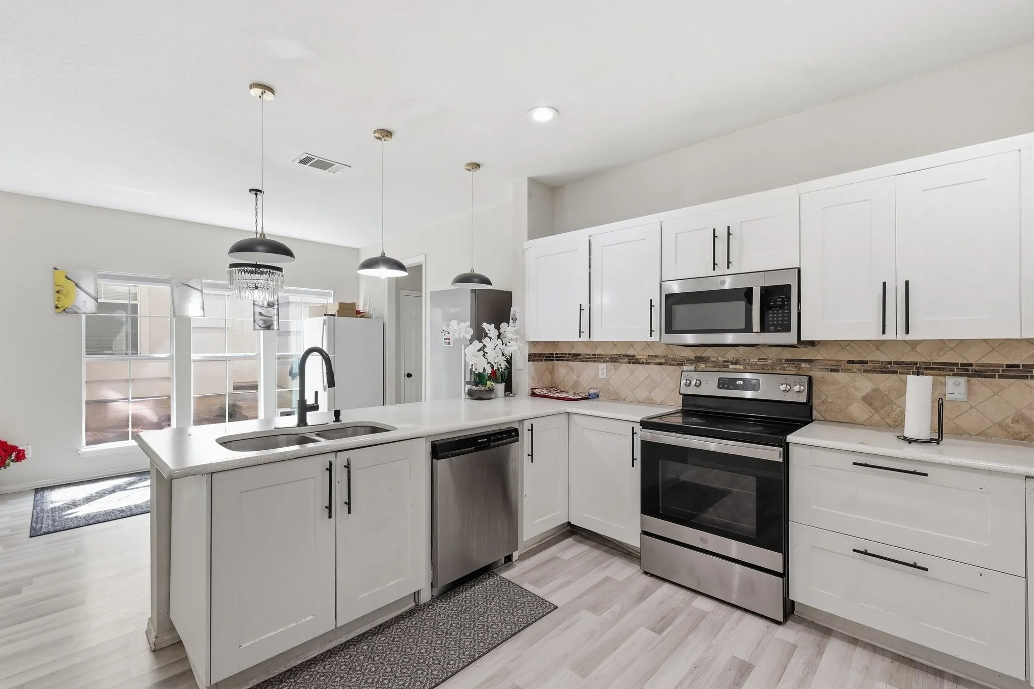 Townhouse For Sale in Collin County , 341 Regency Drive, Allen, Texas 75002, 3 Bedroom, 3 Bathroom, 2 Garage spaces, 1,894 Sqft, built in 2008, mls#21306514, Real Estate Agent in Allen, Homes For Sale in Collin county, Homes For Sale in Allen, Realtor in Allen Texas, Real Estate Brokerage Independent Realty Texas, Luminita Cordes Realtor