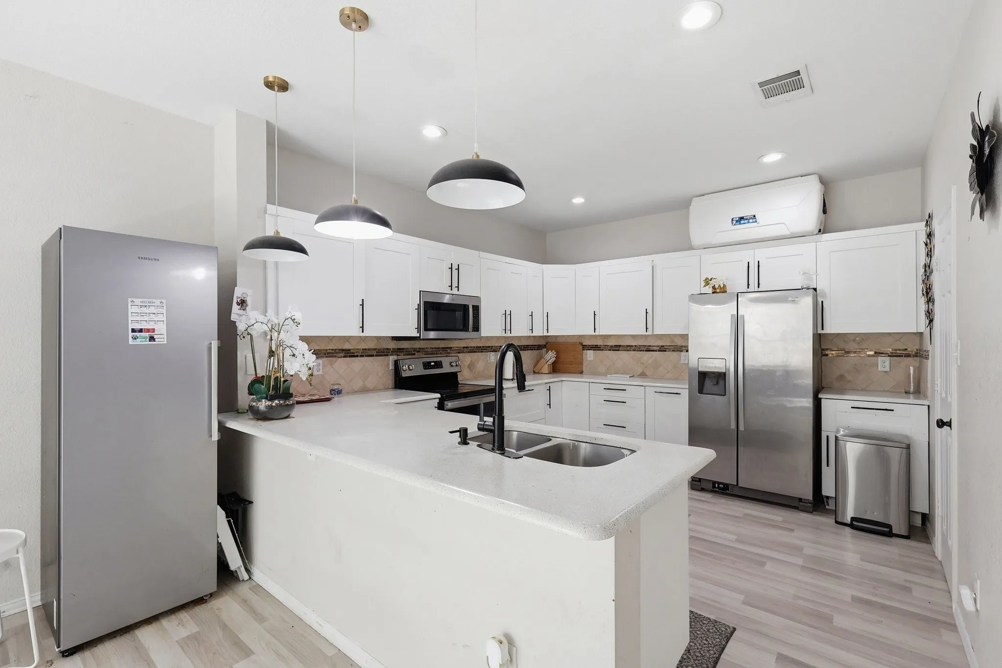 Townhouse For Sale in Collin County , 341 Regency Drive, Allen, Texas 75002, 3 Bedroom, 3 Bathroom, 2 Garage spaces, 1,894 Sqft, built in 2008, mls#21306514, Real Estate Agent in Allen, Homes For Sale in Collin county, Homes For Sale in Allen, Realtor in Allen Texas, Real Estate Brokerage Independent Realty Texas, Luminita Cordes Realtor