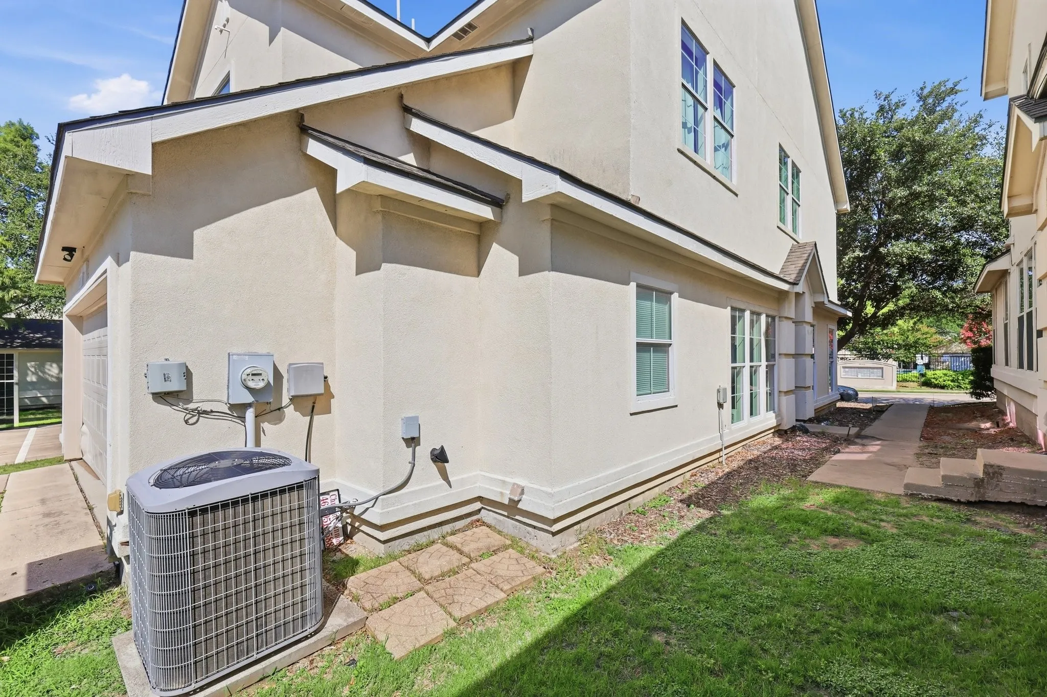 Townhouse For Sale in Collin County , 341 Regency Drive, Allen, Texas 75002, 3 Bedroom, 3 Bathroom, 2 Garage spaces, 1,894 Sqft, built in 2008, mls#21306514, Real Estate Agent in Allen, Homes For Sale in Collin county, Homes For Sale in Allen, Realtor in Allen Texas, Real Estate Brokerage Independent Realty Texas, Luminita Cordes Realtor