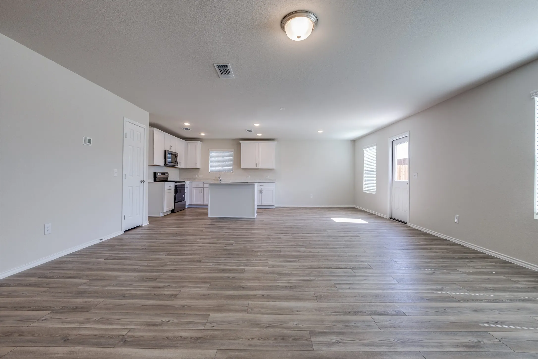 Single Family Residence For Rent in Collin County , 877 Table Rock Street, Princeton, Texas 75407, 4 Bedroom, 3 Bathroom, 2 Garage spaces, 2,419 Sqft, built in 2023, mls#21310814, Real Estate Agent in Princeton, Homes For Rent in Collin county, Homes For Rent in Princeton, Realtor in Princeton Texas, Real Estate Brokerage Independent Realty Texas, Luminita Cordes Realtor