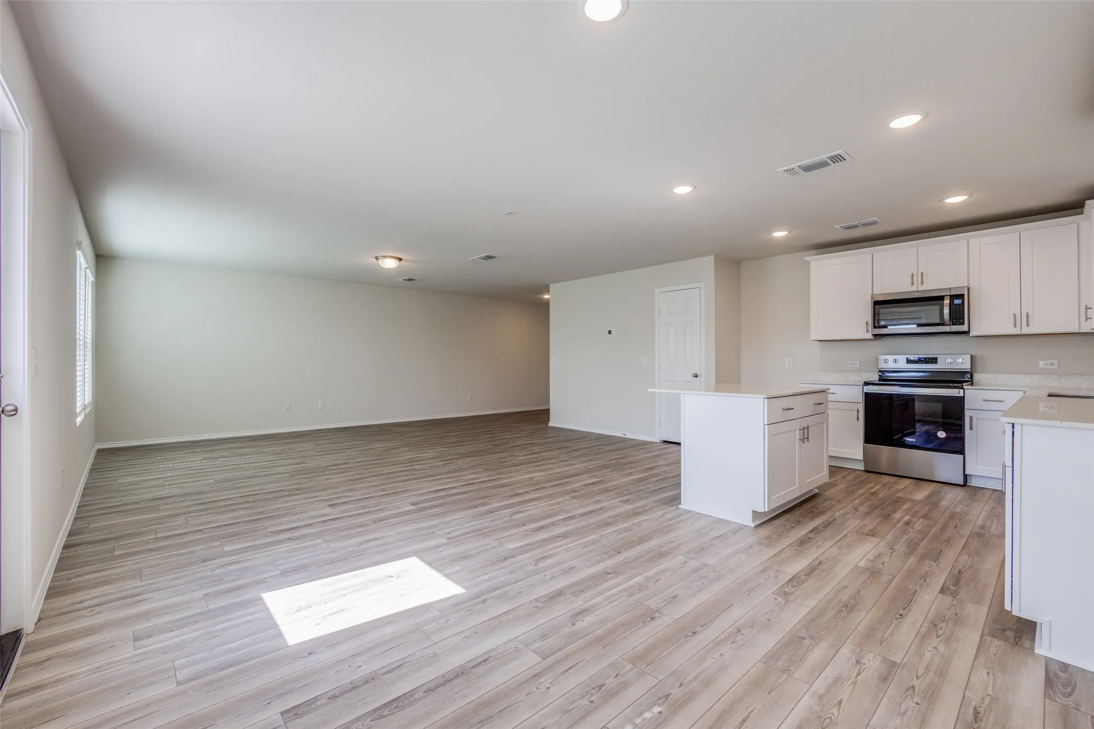 Single Family Residence For Rent in Collin County , 877 Table Rock Street, Princeton, Texas 75407, 4 Bedroom, 3 Bathroom, 2 Garage spaces, 2,419 Sqft, built in 2023, mls#21310814, Real Estate Agent in Princeton, Homes For Rent in Collin county, Homes For Rent in Princeton, Realtor in Princeton Texas, Real Estate Brokerage Independent Realty Texas, Luminita Cordes Realtor