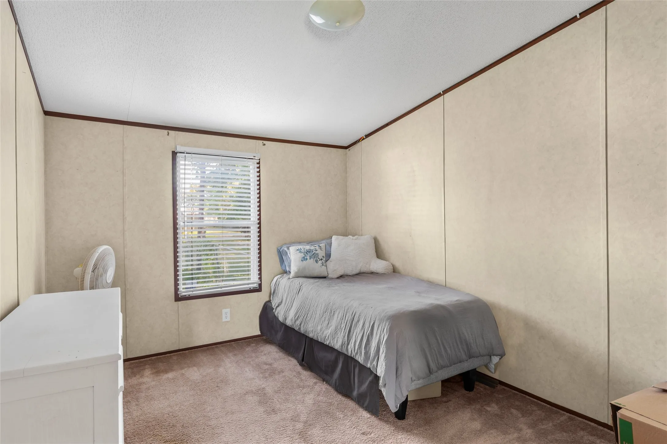 Mobile Home For Sale in Grayson County , 428 Pennell Road, Sherman, Texas 75090, 3 Bedroom, 2 Bathroom, Garage spaces, 1,680 Sqft, built in 1984, mls#21272143, Real Estate Agent in Sherman, Homes For Sale in Grayson county, Homes For Sale in Sherman, Realtor in Sherman Texas, Real Estate Brokerage Independent Realty Texas, Luminita Cordes Realtor