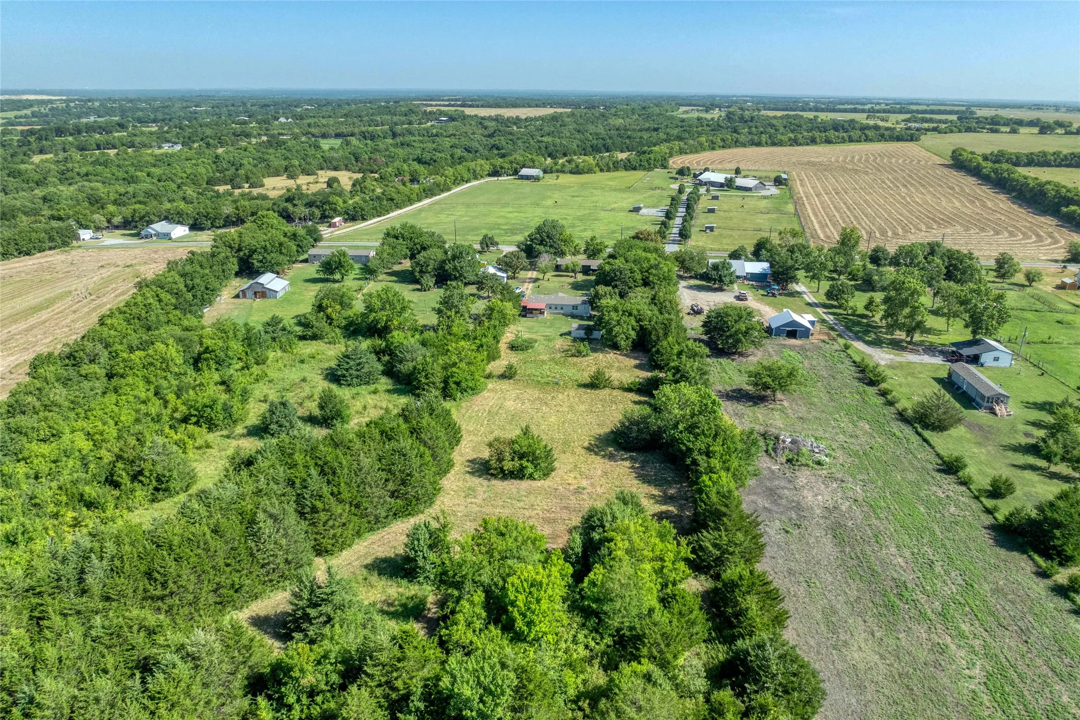 Mobile Home For Sale in Grayson County , 428 Pennell Road, Sherman, Texas 75090, 3 Bedroom, 2 Bathroom, Garage spaces, 1,680 Sqft, built in 1984, mls#21272143, Real Estate Agent in Sherman, Homes For Sale in Grayson county, Homes For Sale in Sherman, Realtor in Sherman Texas, Real Estate Brokerage Independent Realty Texas, Luminita Cordes Realtor