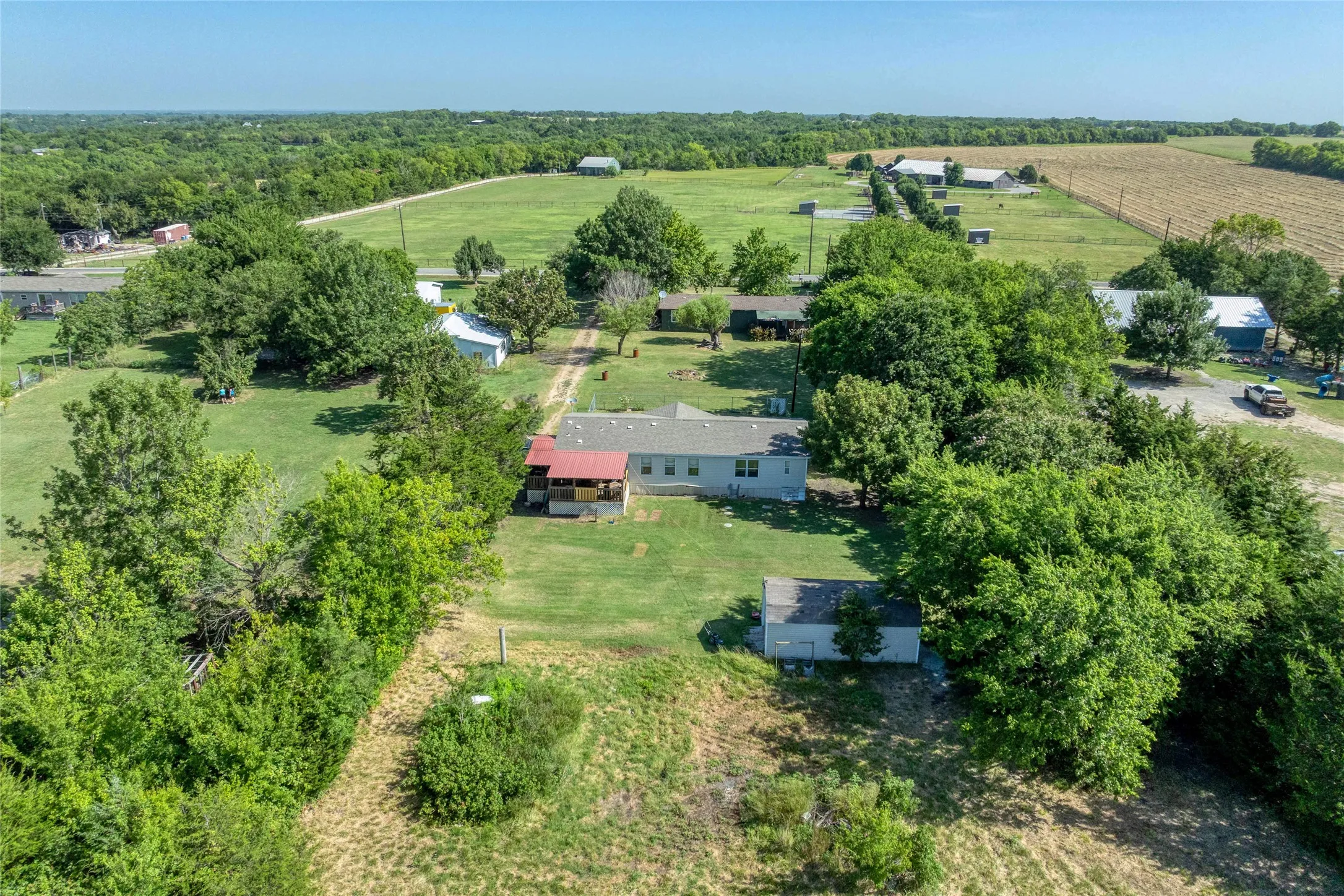 Mobile Home For Sale in Grayson County , 428 Pennell Road, Sherman, Texas 75090, 3 Bedroom, 2 Bathroom, Garage spaces, 1,680 Sqft, built in 1984, mls#21272143, Real Estate Agent in Sherman, Homes For Sale in Grayson county, Homes For Sale in Sherman, Realtor in Sherman Texas, Real Estate Brokerage Independent Realty Texas, Luminita Cordes Realtor