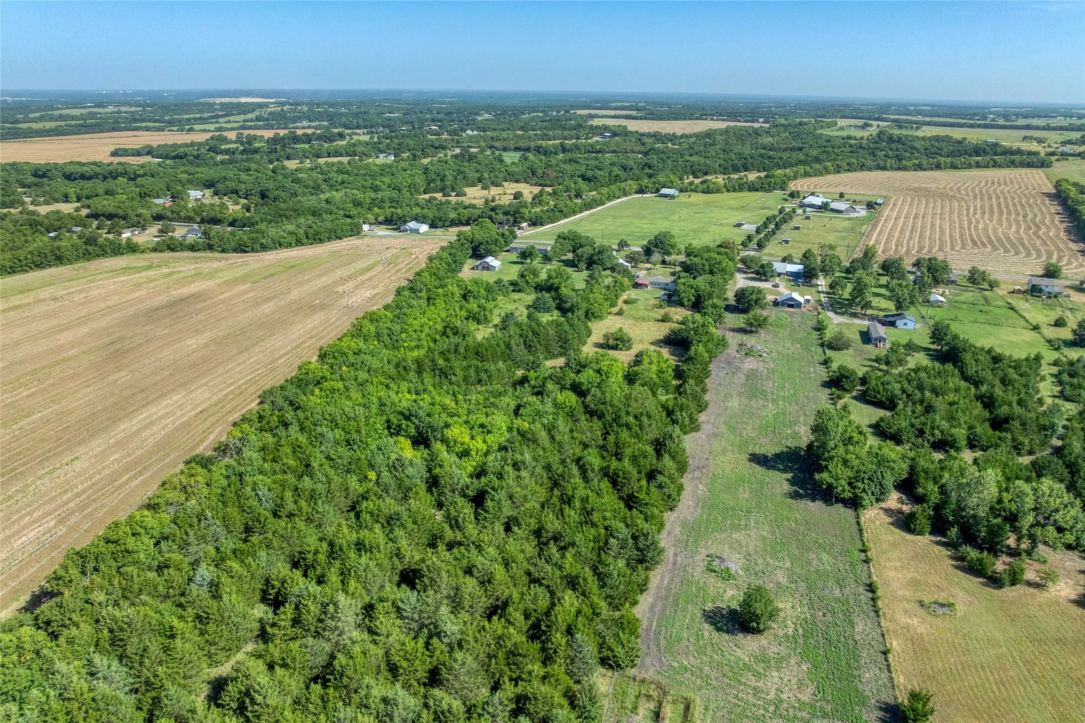 Mobile Home For Sale in Grayson County , 428 Pennell Road, Sherman, Texas 75090, 3 Bedroom, 2 Bathroom, Garage spaces, 1,680 Sqft, built in 1984, mls#21272143, Real Estate Agent in Sherman, Homes For Sale in Grayson county, Homes For Sale in Sherman, Realtor in Sherman Texas, Real Estate Brokerage Independent Realty Texas, Luminita Cordes Realtor