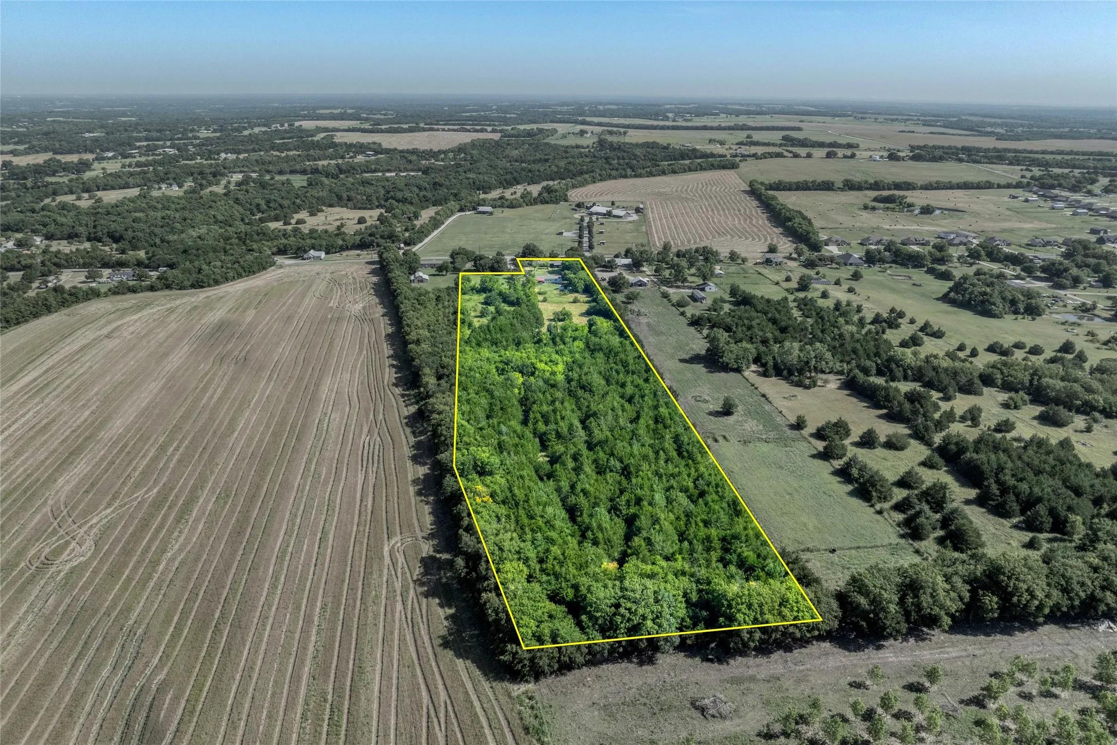Estimated boundary lines - must be verified by survey
