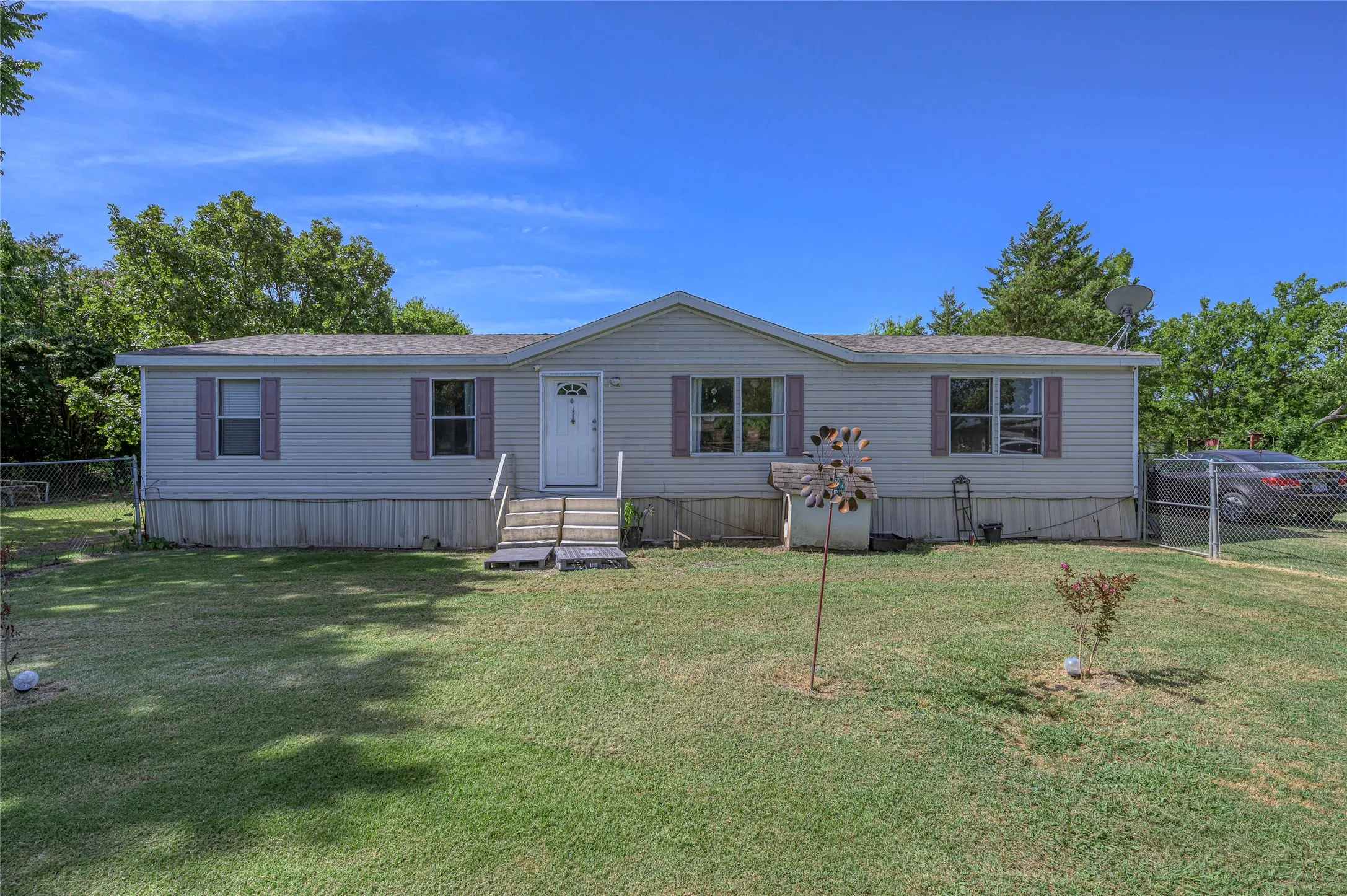Mobile Home For Sale in Grayson County , 428 Pennell Road, Sherman, Texas 75090, 3 Bedroom, 2 Bathroom, Garage spaces, 1,680 Sqft, built in 1984, mls#21272143, Real Estate Agent in Sherman, Homes For Sale in Grayson county, Homes For Sale in Sherman, Realtor in Sherman Texas, Real Estate Brokerage Independent Realty Texas, Luminita Cordes Realtor