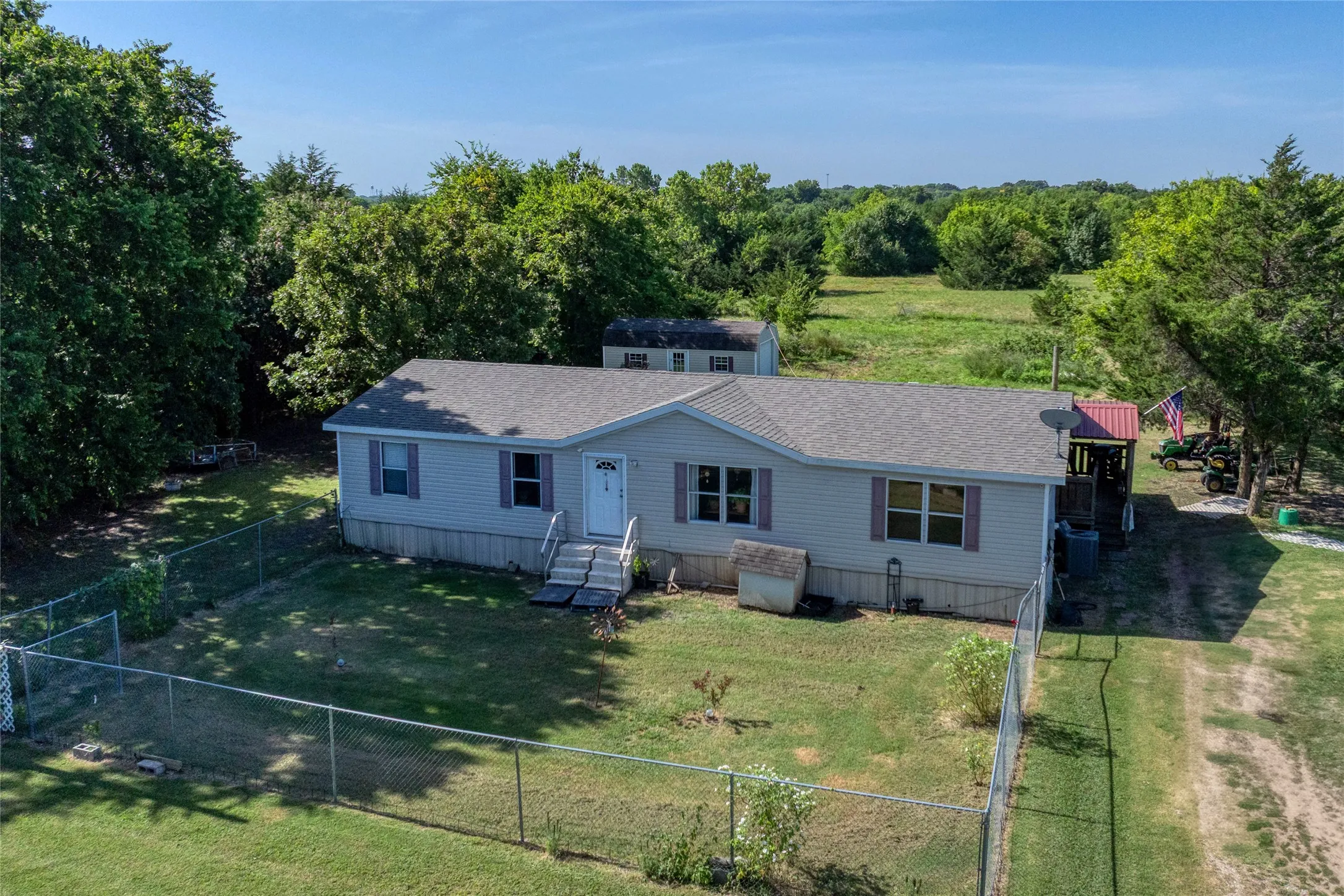 Mobile Home For Sale in Grayson County , 428 Pennell Road, Sherman, Texas 75090, 3 Bedroom, 2 Bathroom, Garage spaces, 1,680 Sqft, built in 1984, mls#21272143, Real Estate Agent in Sherman, Homes For Sale in Grayson county, Homes For Sale in Sherman, Realtor in Sherman Texas, Real Estate Brokerage Independent Realty Texas, Luminita Cordes Realtor