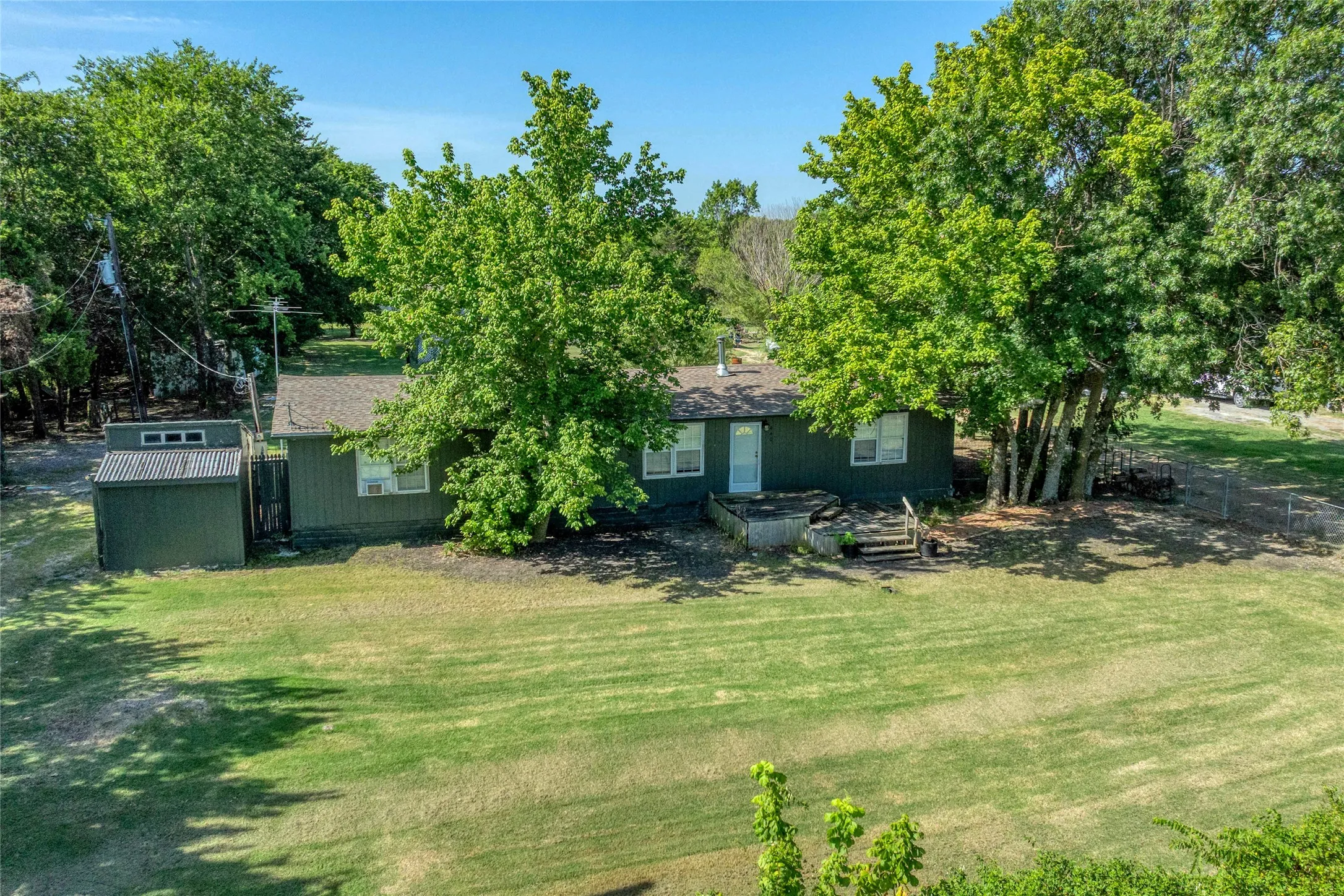 Mobile Home For Sale in Grayson County , 428 Pennell Road, Sherman, Texas 75090, 3 Bedroom, 2 Bathroom, Garage spaces, 1,680 Sqft, built in 1984, mls#21272143, Real Estate Agent in Sherman, Homes For Sale in Grayson county, Homes For Sale in Sherman, Realtor in Sherman Texas, Real Estate Brokerage Independent Realty Texas, Luminita Cordes Realtor