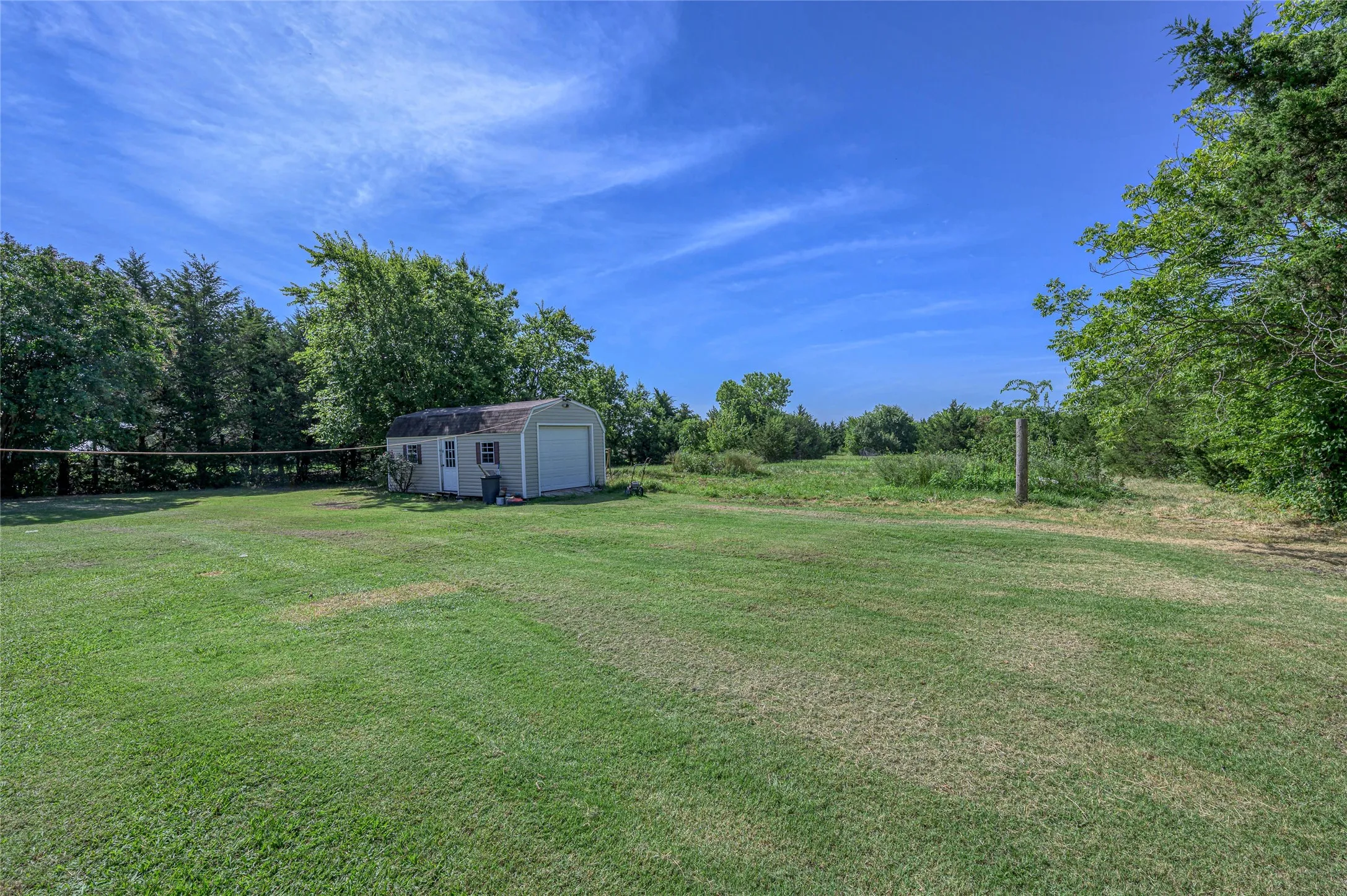 Mobile Home For Sale in Grayson County , 428 Pennell Road, Sherman, Texas 75090, 3 Bedroom, 2 Bathroom, Garage spaces, 1,680 Sqft, built in 1984, mls#21272143, Real Estate Agent in Sherman, Homes For Sale in Grayson county, Homes For Sale in Sherman, Realtor in Sherman Texas, Real Estate Brokerage Independent Realty Texas, Luminita Cordes Realtor
