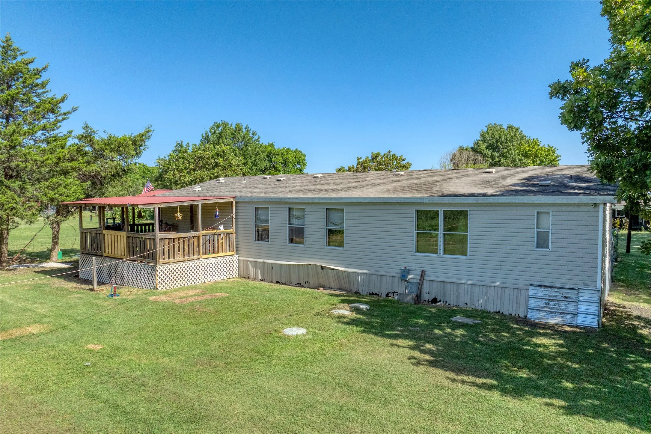 Mobile Home For Sale in Grayson County , 428 Pennell Road, Sherman, Texas 75090, 3 Bedroom, 2 Bathroom, Garage spaces, 1,680 Sqft, built in 1984, mls#21272143, Real Estate Agent in Sherman, Homes For Sale in Grayson county, Homes For Sale in Sherman, Realtor in Sherman Texas, Real Estate Brokerage Independent Realty Texas, Luminita Cordes Realtor