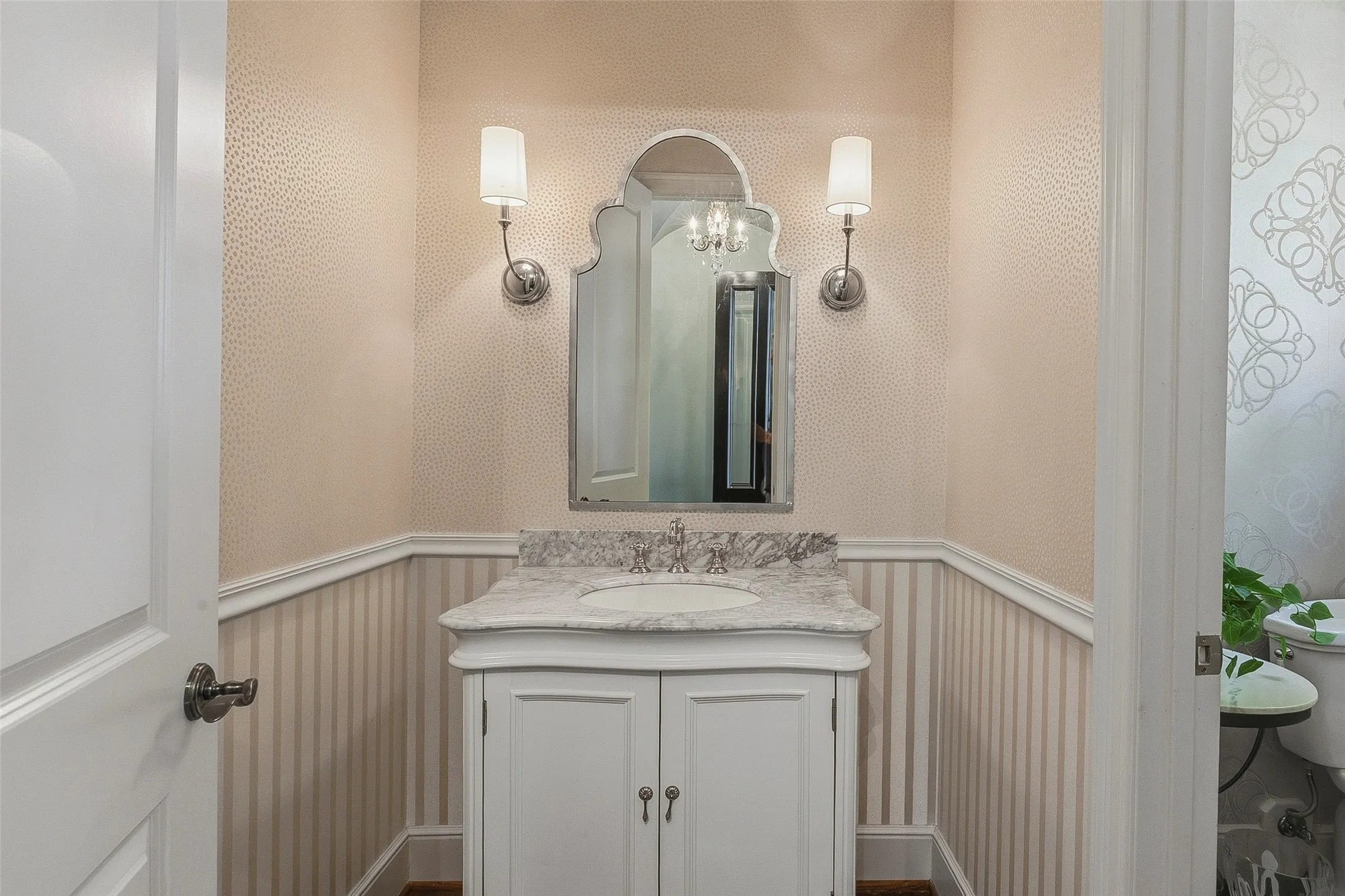Single Family Residence For Sale in Tarrant County , 2605 Museum Way, Fort Worth, Texas 76107, 3 Bedroom, 4 Bathroom, 2 Garage spaces, 3,223 Sqft, built in 2008, mls#21310275, Real Estate Agent in Fort Worth, Homes For Sale in Tarrant county, Homes For Sale in Fort Worth, Realtor in Fort Worth Texas, Real Estate Brokerage Independent Realty Texas, Luminita Cordes Realtor