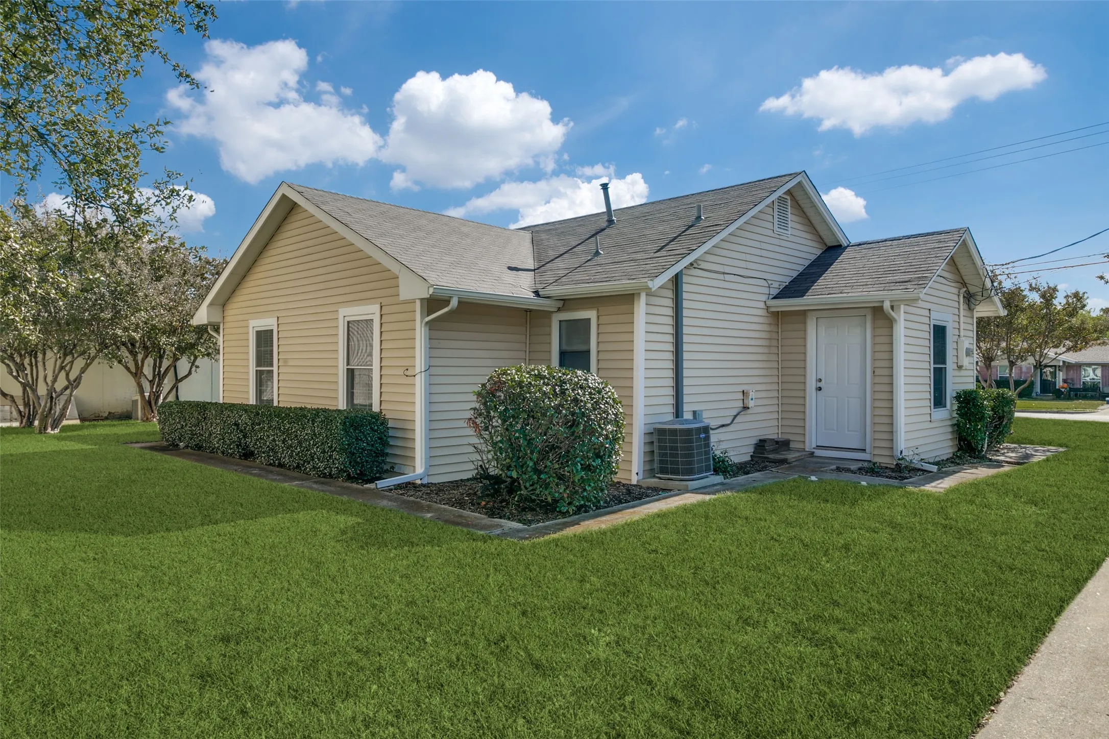 Office For Rent in Denton County , 725 W Purnell Road, Lewisville, Texas 75067, 0, 0, Garage spaces, 0 Sqft, built in 1963, Price $2,800, mls#21310837, Real Estate Agent in Lewisville, Homes For Rent in Denton county, Homes For Rent in Lewisville, Realtor in Lewisville Texas, Real Estate Brokerage Independent Realty Texas, Luminita Cordes Realtor