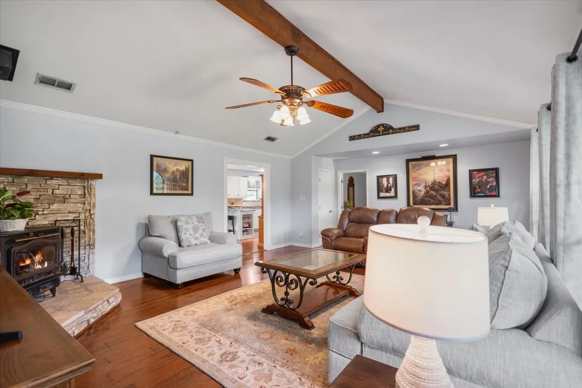 Farm For Sale in Upshur County , 3989 Bob O Link Road, Gilmer, Texas 75645, 4 Bedroom, 2 Bathroom, Garage spaces, 2,232 Sqft, built in 1992, mls#21310844, Real Estate Agent in Gilmer, Homes For Sale in Upshur county, Homes For Sale in Gilmer, Realtor in Gilmer Texas, Real Estate Brokerage Independent Realty Texas, Luminita Cordes Realtor