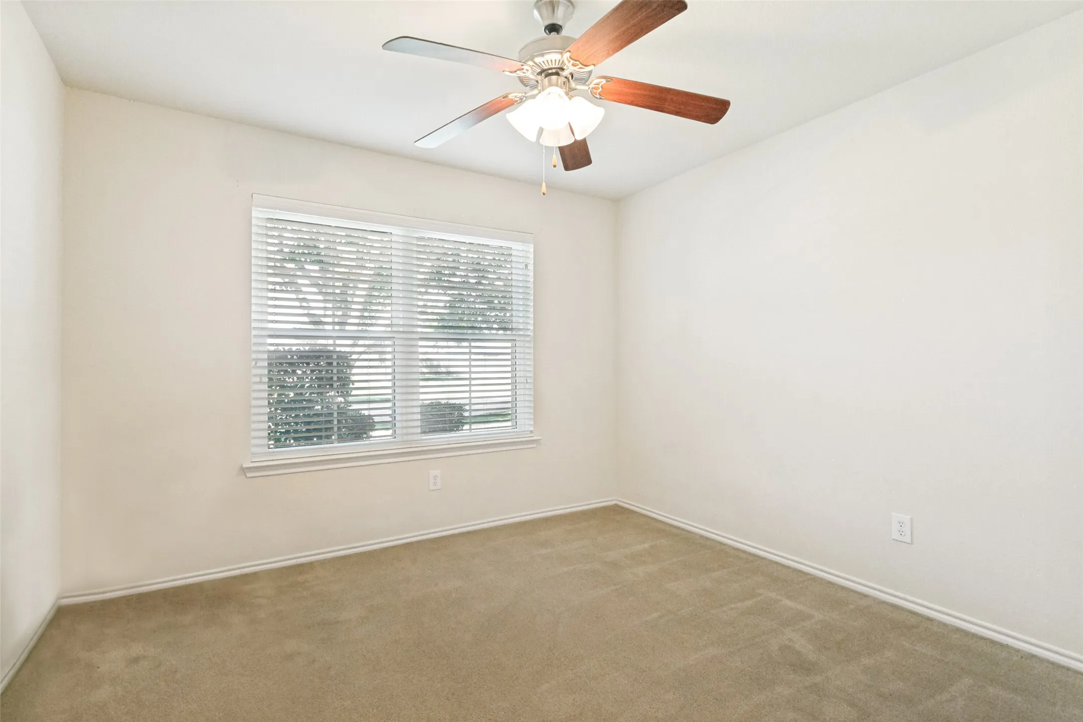 Single Family Residence For Sale in Tarrant County , 5839 Twilight Drive, Grand Prairie, Texas 75052, 3 Bedroom, 2 Bathroom, 2 Garage spaces, 2,142 Sqft, built in 2006, mls#21309027, Real Estate Agent in Grand Prairie, Homes For Sale in Tarrant county, Homes For Sale in Grand Prairie, Realtor in Grand Prairie Texas, Real Estate Brokerage Independent Realty Texas, Luminita Cordes Realtor