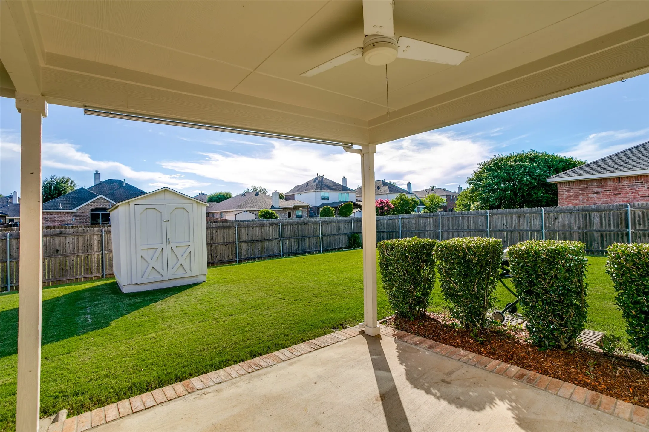 Single Family Residence For Sale in Tarrant County , 5839 Twilight Drive, Grand Prairie, Texas 75052, 3 Bedroom, 2 Bathroom, 2 Garage spaces, 2,142 Sqft, built in 2006, mls#21309027, Real Estate Agent in Grand Prairie, Homes For Sale in Tarrant county, Homes For Sale in Grand Prairie, Realtor in Grand Prairie Texas, Real Estate Brokerage Independent Realty Texas, Luminita Cordes Realtor