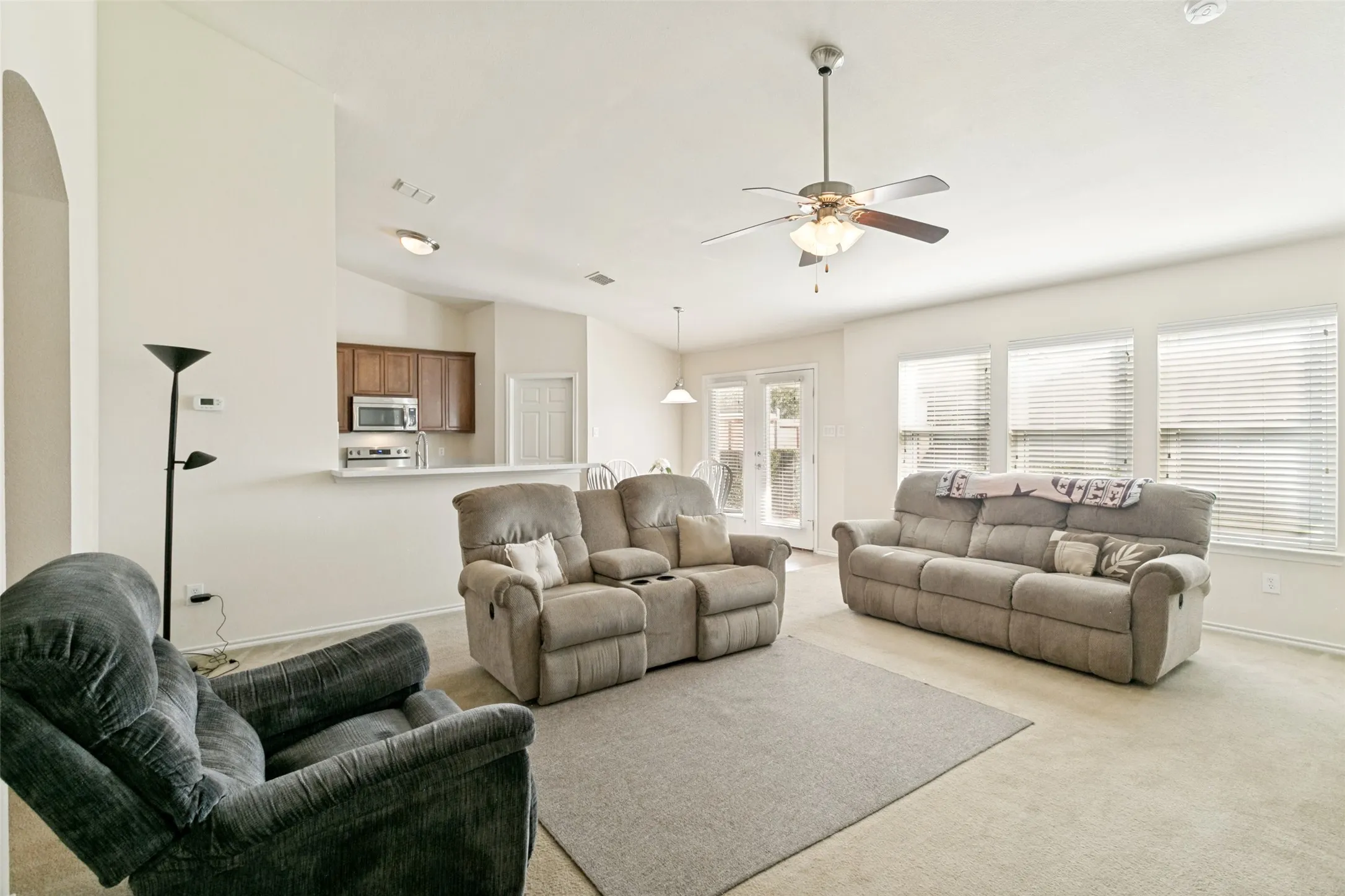 Single Family Residence For Sale in Tarrant County , 5839 Twilight Drive, Grand Prairie, Texas 75052, 3 Bedroom, 2 Bathroom, 2 Garage spaces, 2,142 Sqft, built in 2006, mls#21309027, Real Estate Agent in Grand Prairie, Homes For Sale in Tarrant county, Homes For Sale in Grand Prairie, Realtor in Grand Prairie Texas, Real Estate Brokerage Independent Realty Texas, Luminita Cordes Realtor