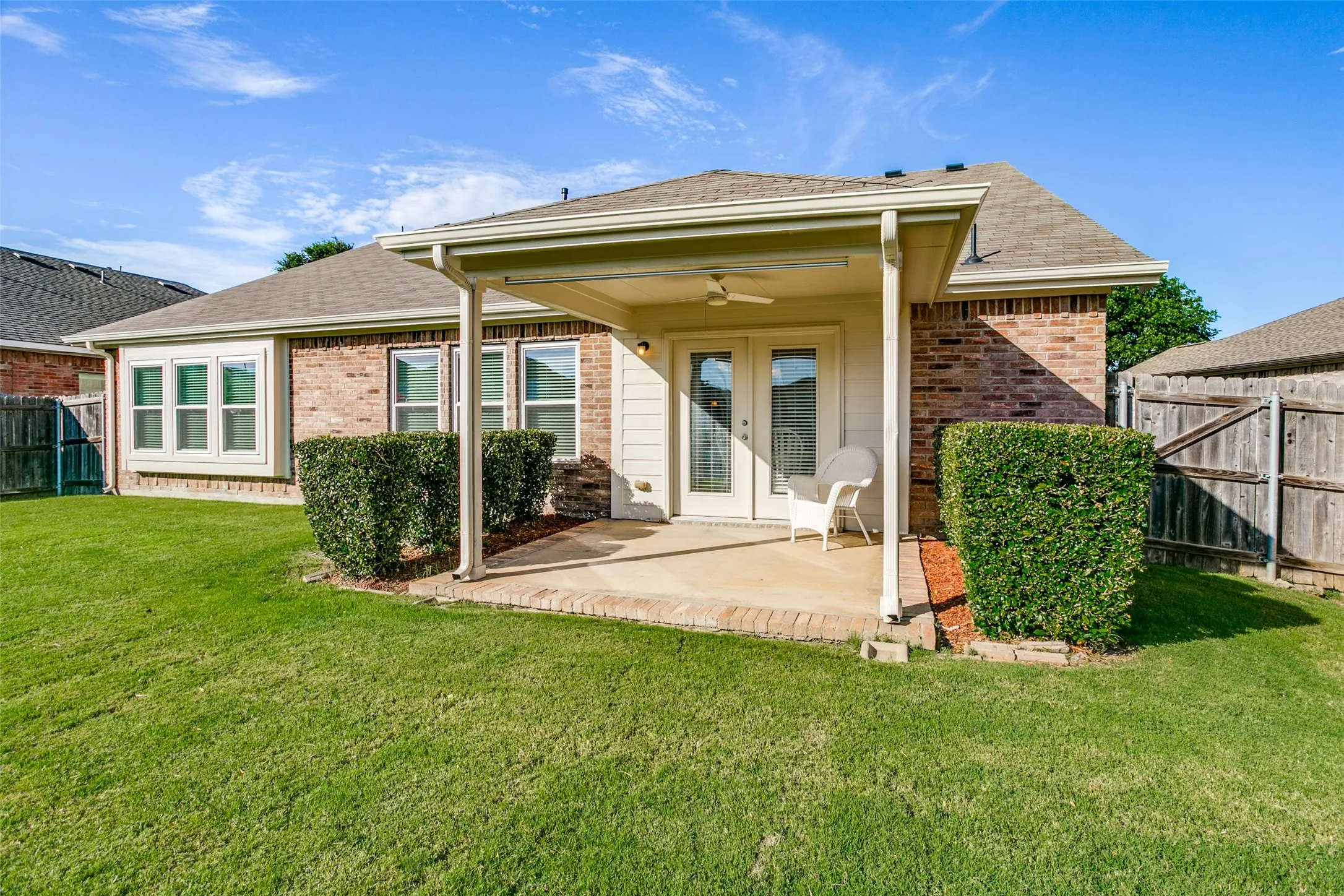 Single Family Residence For Sale in Tarrant County , 5839 Twilight Drive, Grand Prairie, Texas 75052, 3 Bedroom, 2 Bathroom, 2 Garage spaces, 2,142 Sqft, built in 2006, mls#21309027, Real Estate Agent in Grand Prairie, Homes For Sale in Tarrant county, Homes For Sale in Grand Prairie, Realtor in Grand Prairie Texas, Real Estate Brokerage Independent Realty Texas, Luminita Cordes Realtor
