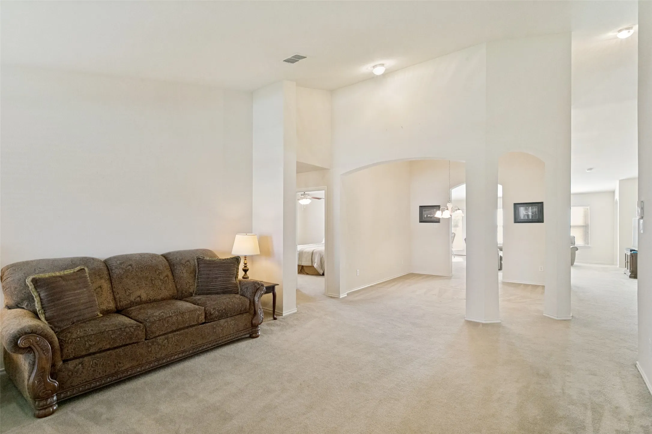 Single Family Residence For Sale in Tarrant County , 5839 Twilight Drive, Grand Prairie, Texas 75052, 3 Bedroom, 2 Bathroom, 2 Garage spaces, 2,142 Sqft, built in 2006, mls#21309027, Real Estate Agent in Grand Prairie, Homes For Sale in Tarrant county, Homes For Sale in Grand Prairie, Realtor in Grand Prairie Texas, Real Estate Brokerage Independent Realty Texas, Luminita Cordes Realtor