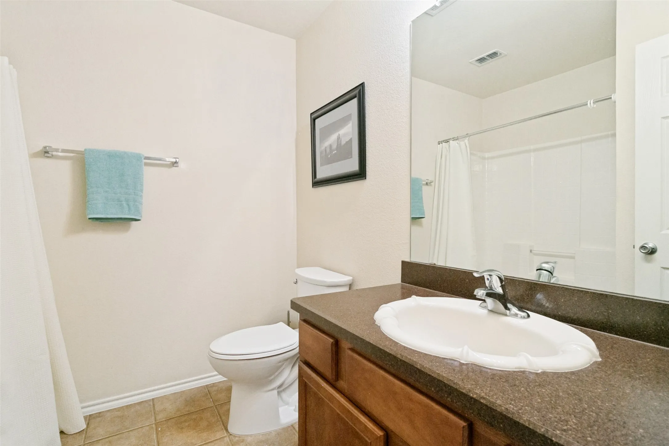 Single Family Residence For Sale in Tarrant County , 5839 Twilight Drive, Grand Prairie, Texas 75052, 3 Bedroom, 2 Bathroom, 2 Garage spaces, 2,142 Sqft, built in 2006, mls#21309027, Real Estate Agent in Grand Prairie, Homes For Sale in Tarrant county, Homes For Sale in Grand Prairie, Realtor in Grand Prairie Texas, Real Estate Brokerage Independent Realty Texas, Luminita Cordes Realtor