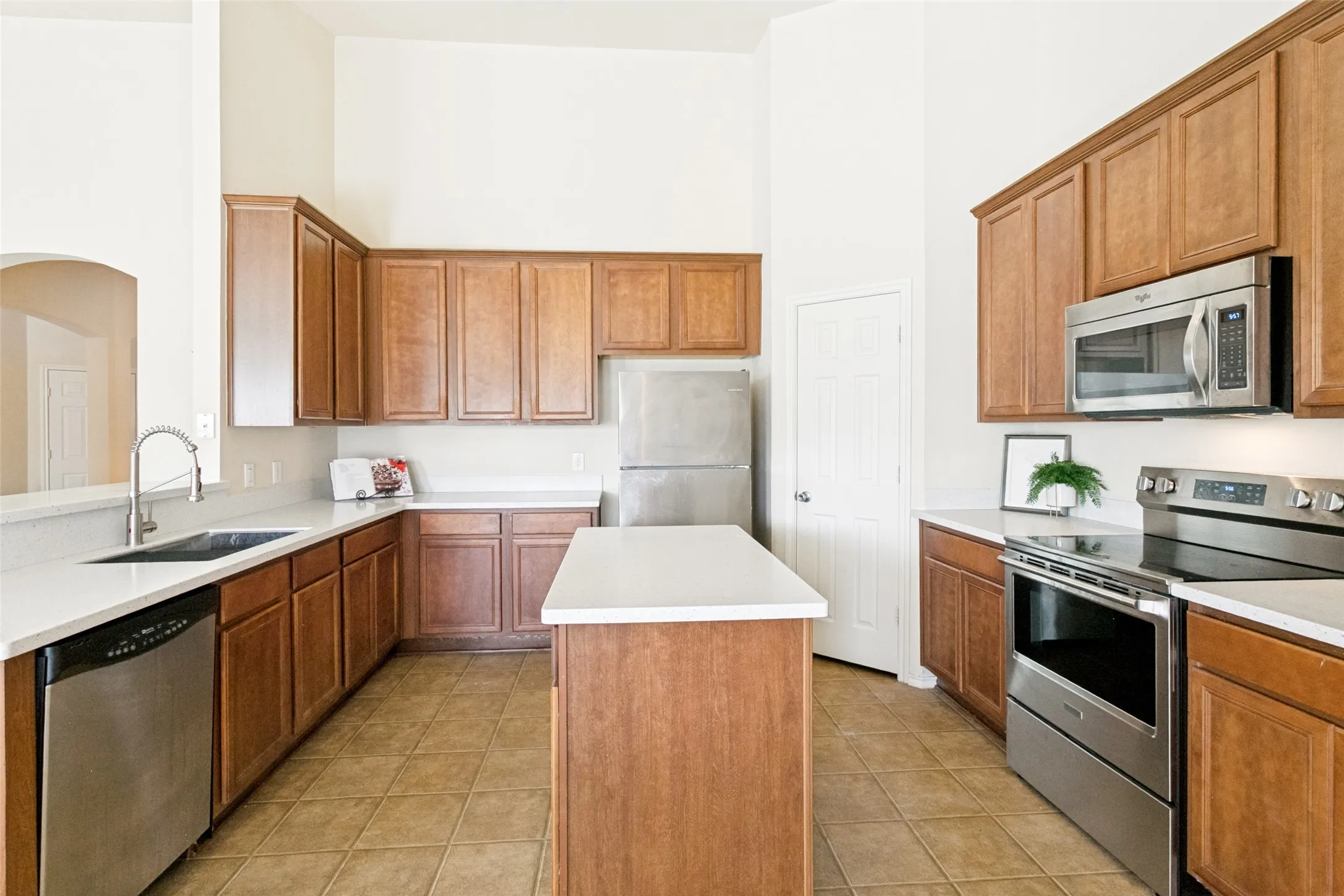 Single Family Residence For Sale in Tarrant County , 5839 Twilight Drive, Grand Prairie, Texas 75052, 3 Bedroom, 2 Bathroom, 2 Garage spaces, 2,142 Sqft, built in 2006, mls#21309027, Real Estate Agent in Grand Prairie, Homes For Sale in Tarrant county, Homes For Sale in Grand Prairie, Realtor in Grand Prairie Texas, Real Estate Brokerage Independent Realty Texas, Luminita Cordes Realtor