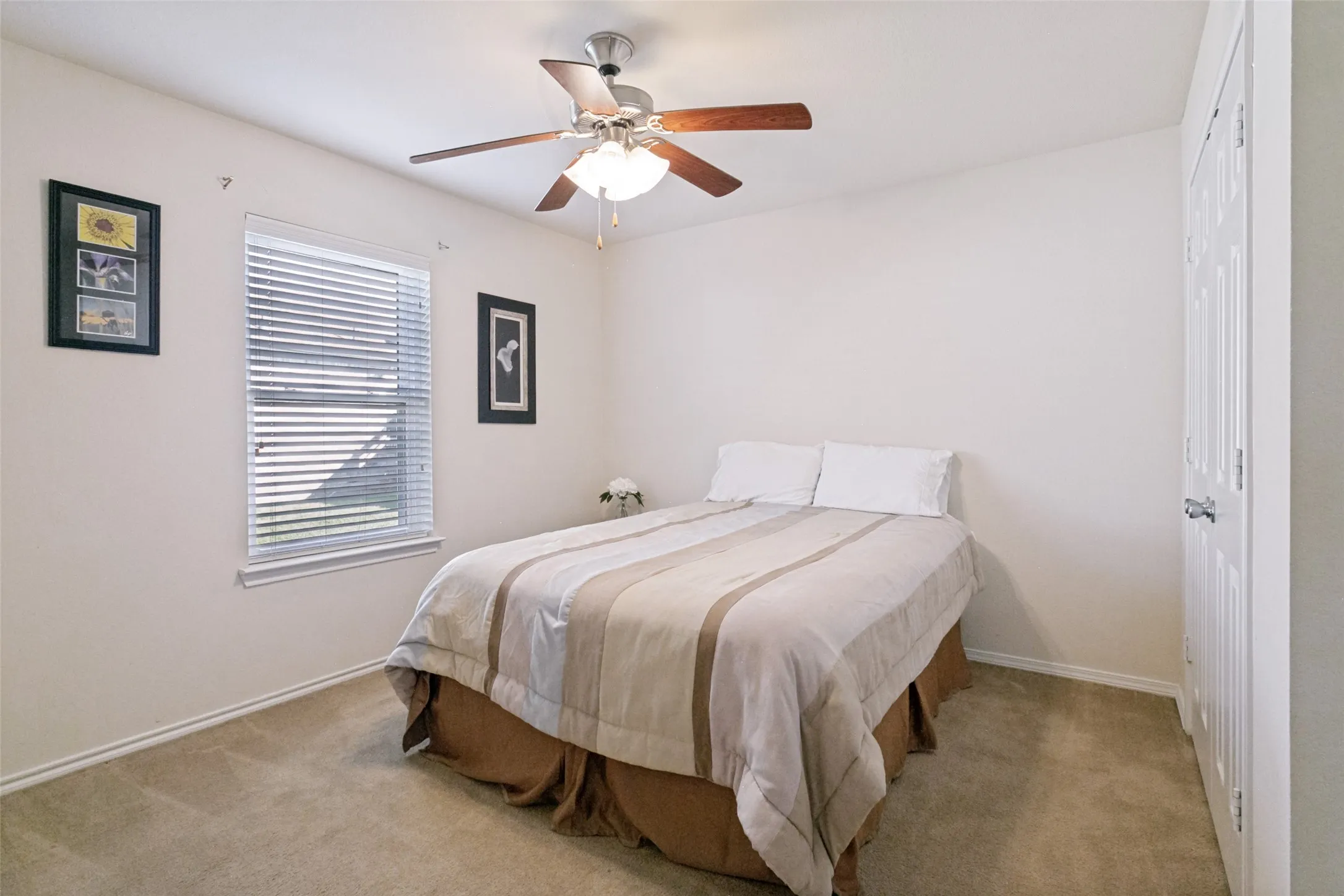 Single Family Residence For Sale in Tarrant County , 5839 Twilight Drive, Grand Prairie, Texas 75052, 3 Bedroom, 2 Bathroom, 2 Garage spaces, 2,142 Sqft, built in 2006, mls#21309027, Real Estate Agent in Grand Prairie, Homes For Sale in Tarrant county, Homes For Sale in Grand Prairie, Realtor in Grand Prairie Texas, Real Estate Brokerage Independent Realty Texas, Luminita Cordes Realtor