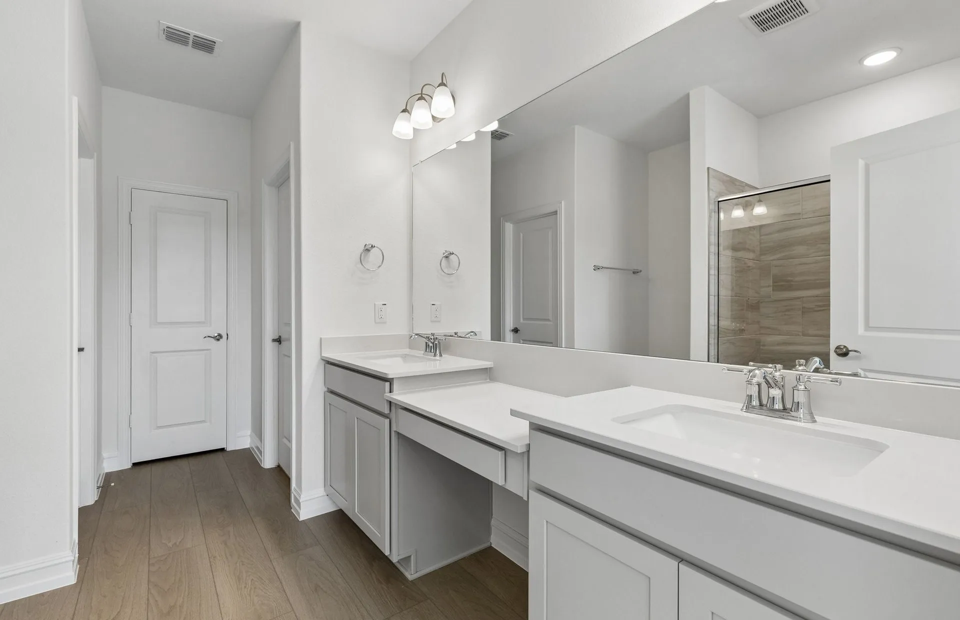 Double vanity in primary bath
