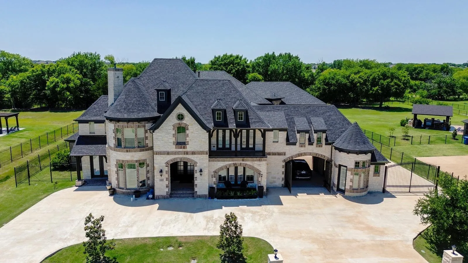 Single Family Residence For Sale in Collin County , 5805 Middleton Drive, Parker, Texas 75002, 6 Bedroom, 7 Bathroom, 3 Garage spaces, 8,020 Sqft, built in 2017, mls#21305676, Real Estate Agent in Parker, Homes For Sale in Collin county, Homes For Sale in Parker, Realtor in Parker Texas, Real Estate Brokerage Independent Realty Texas, Luminita Cordes Realtor