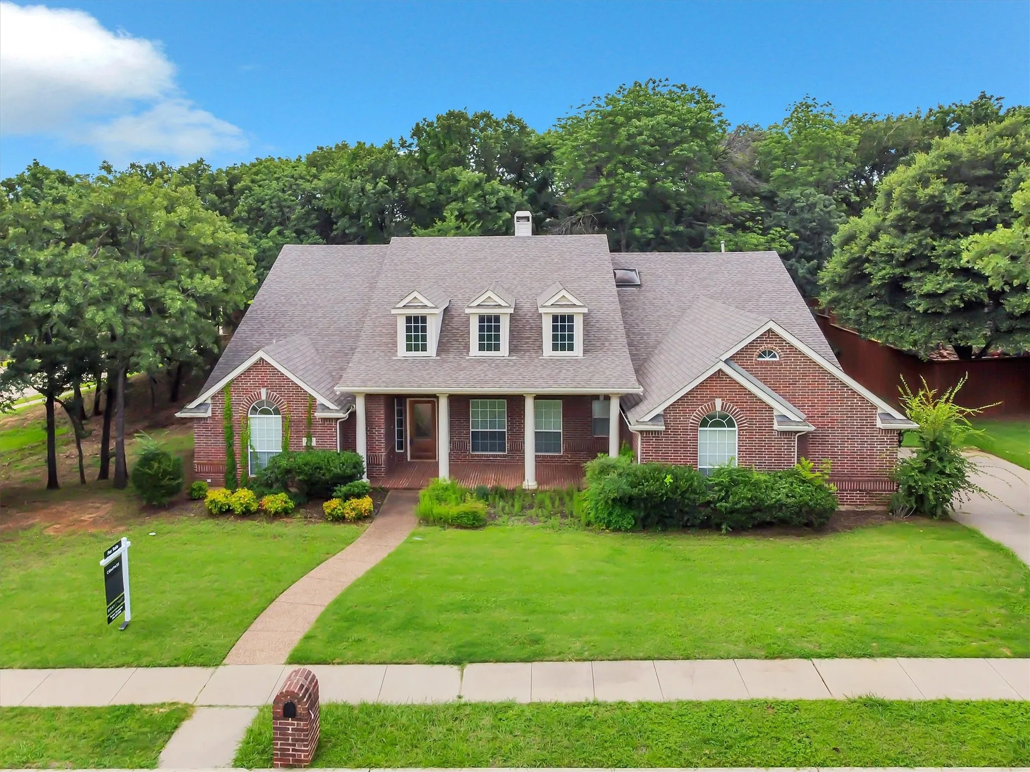Single Family Residence For Sale in Denton County , 1918 Bridgestone Drive, Corinth, Texas 76210, 4 Bedroom, 4 Bathroom, 2 Garage spaces, 3,598 Sqft, built in 1998, mls#21309188, Real Estate Agent in Corinth, Homes For Sale in Denton county, Homes For Sale in Corinth, Realtor in Corinth Texas, Real Estate Brokerage Independent Realty Texas, Luminita Cordes Realtor