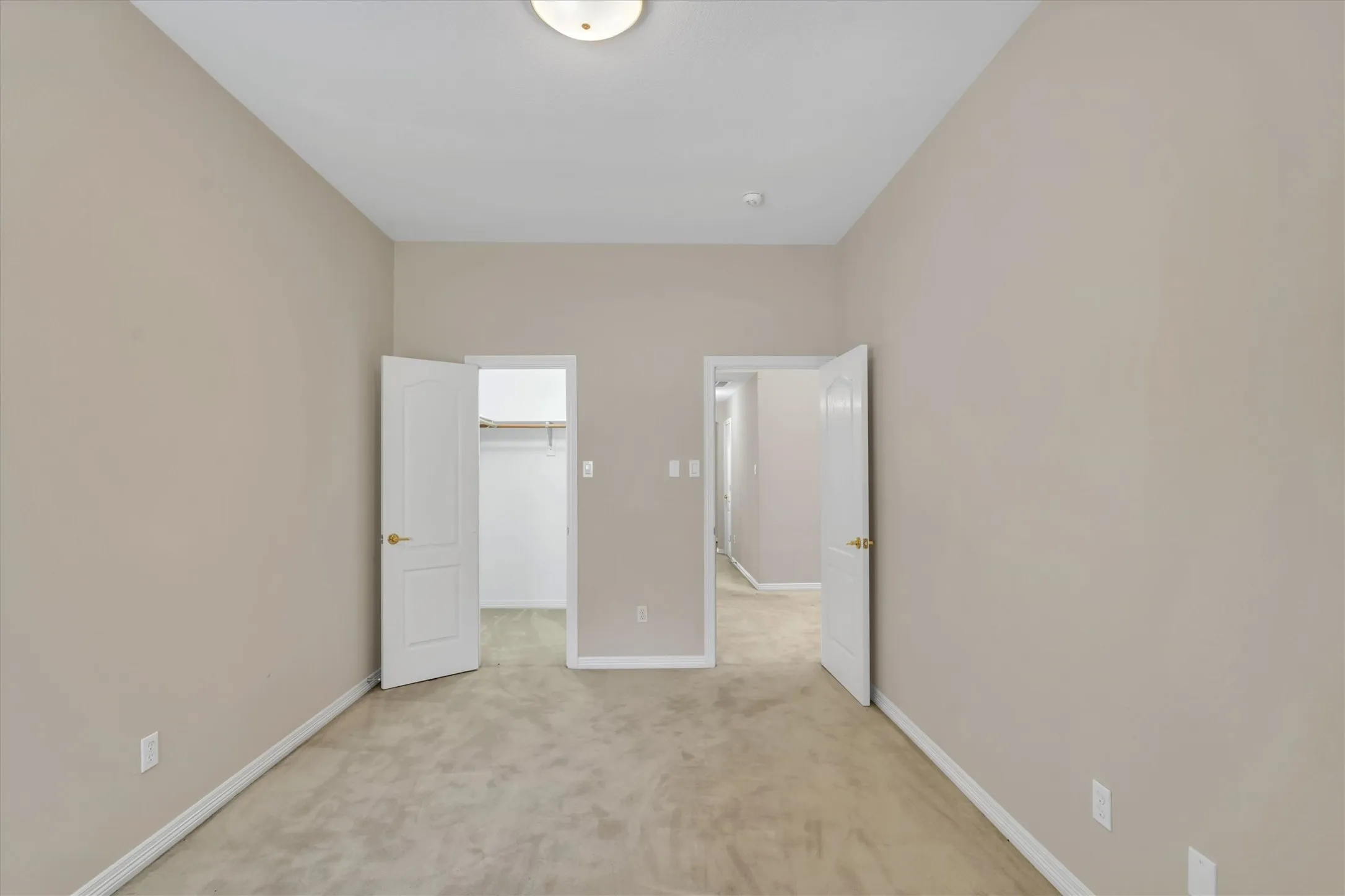 4th downstairs bedroom