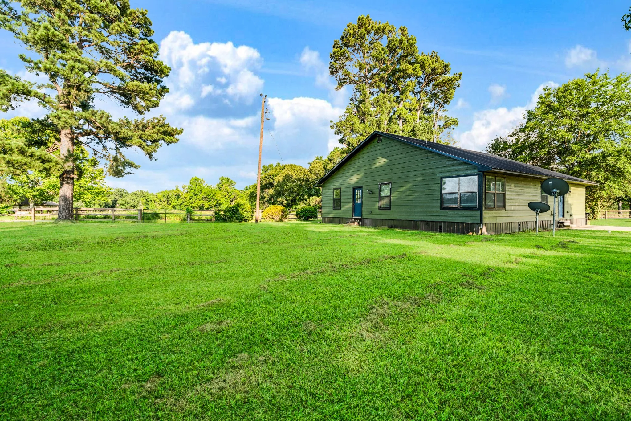 Single Family Residence For Sale in Red River (TX) County , 13944 Farm Road 195, Bagwell, Texas 75412, 4 Bedroom, 2 Bathroom, Garage spaces, 1,850 Sqft, built in 1927, mls#21308858, Real Estate Agent in Bagwell, Homes For Sale in Red River (TX) county, Homes For Sale in Bagwell, Realtor in Bagwell Texas, Real Estate Brokerage Independent Realty Texas, Luminita Cordes Realtor